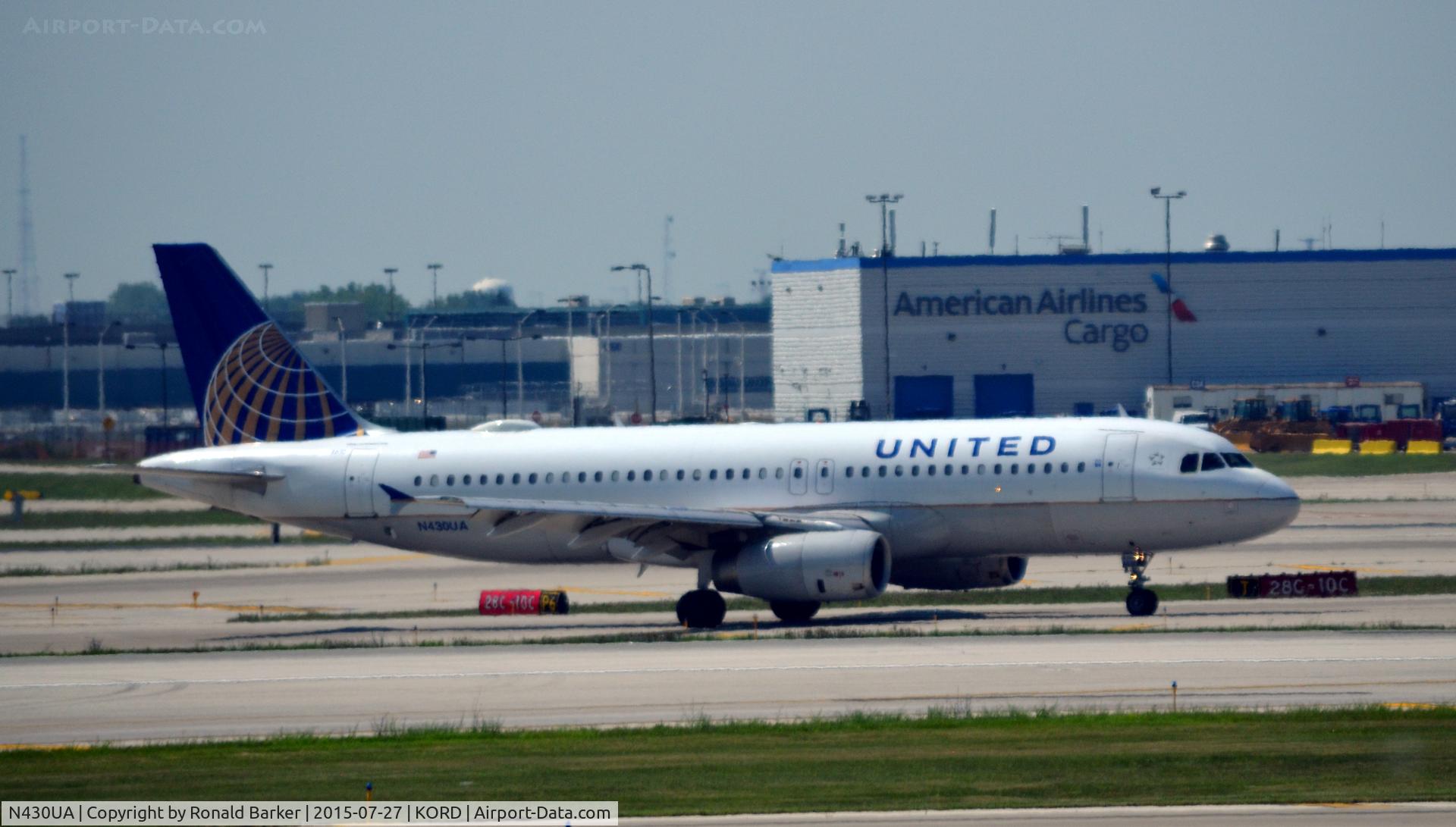 N430UA, 1996 Airbus A320-232 C/N 568, Taxi O'Hare