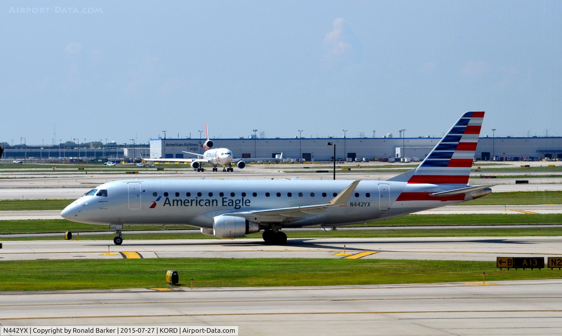 N442YX, 2015 Embraer 175LR (ERJ-170-200LR) C/N 17000446, Taxi O'Hare