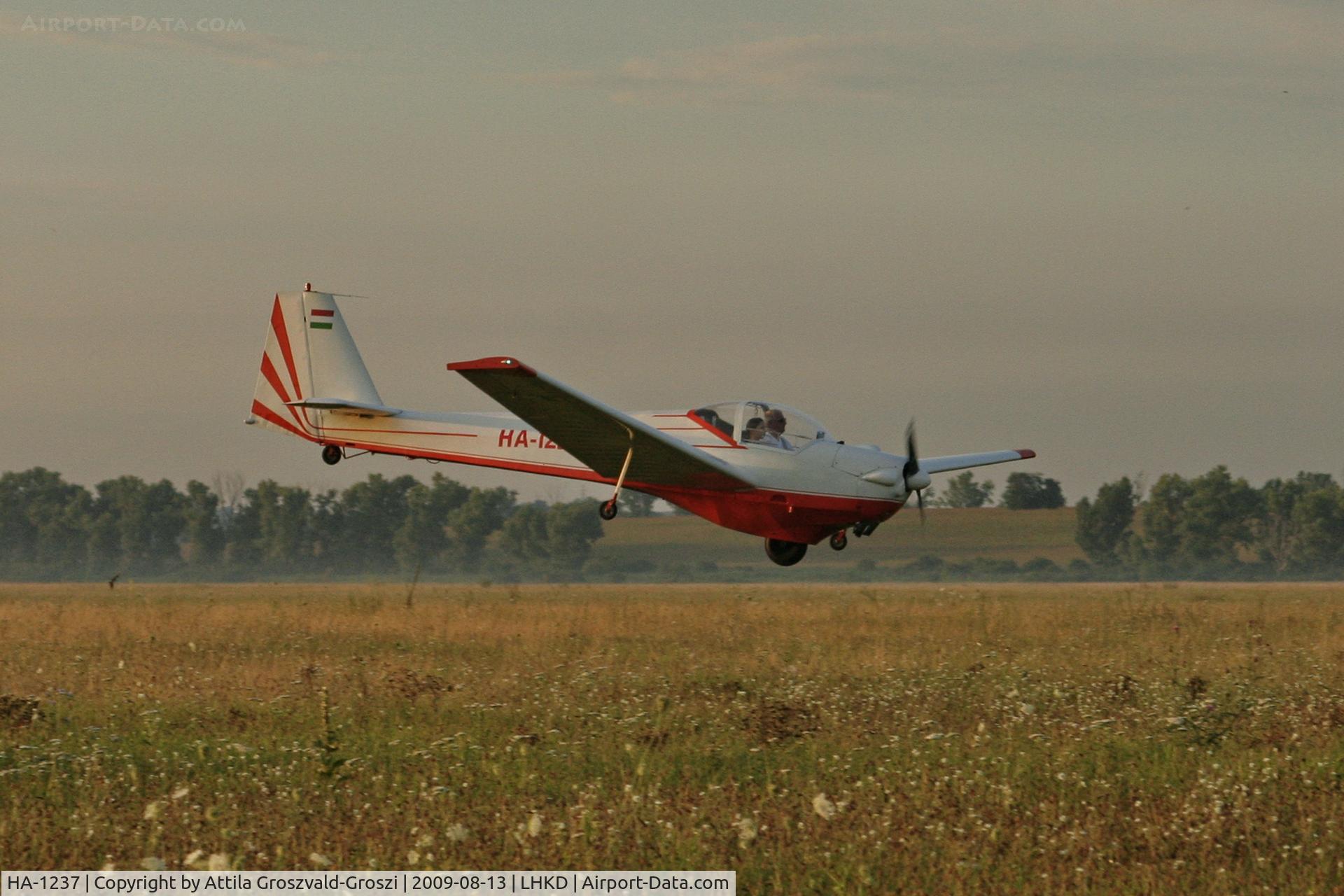 HA-1237, 2006 Scheibe SF-25C Falke C/N 44323, LHKD- Kecskéd Airfeld, hungary