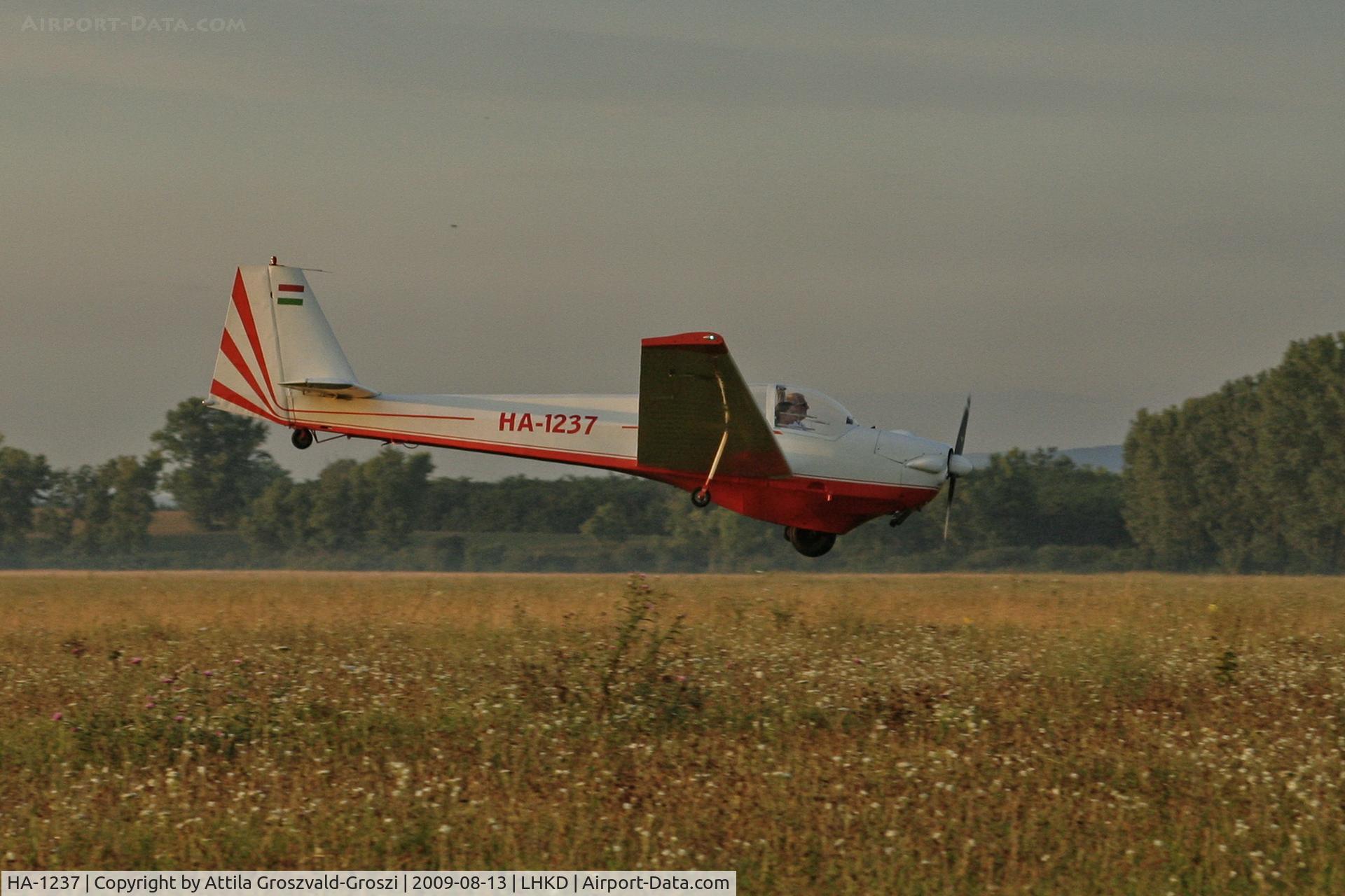 HA-1237, 2006 Scheibe SF-25C Falke C/N 44323, LHKD- Kecskéd Airfeld, hungary