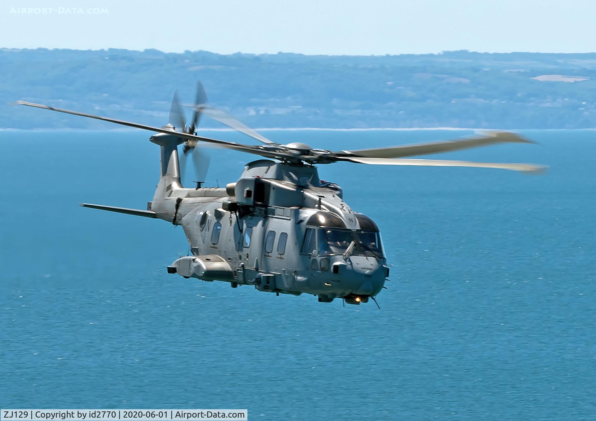 ZJ129, Westland Merlin HC.3 C/N 50167/RAF13, Flying along the Ceredigion Coastline