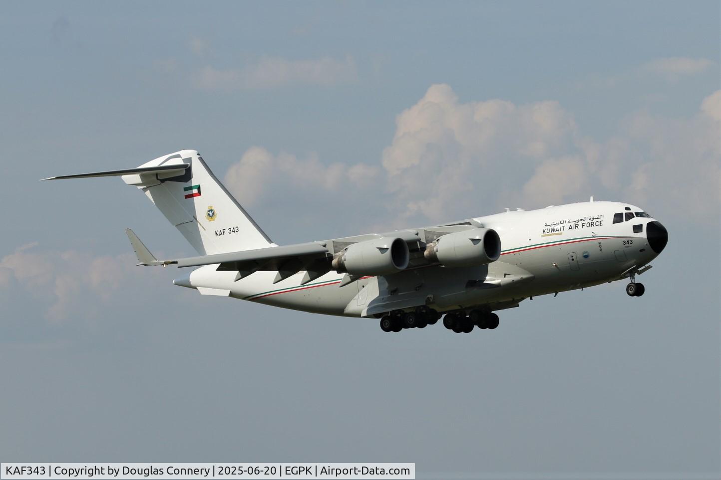 KAF343, 2013 Boeing C-17A Globemaster III C/N 50267 (F-266/KAF-2), On finals for runway 12 at Prestwick