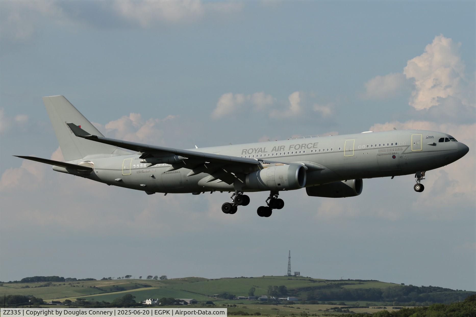 ZZ335, 2012 Airbus KC2 Voyager (A330-243MRTT) C/N 1334, On finals for runway 12 at Prestwick