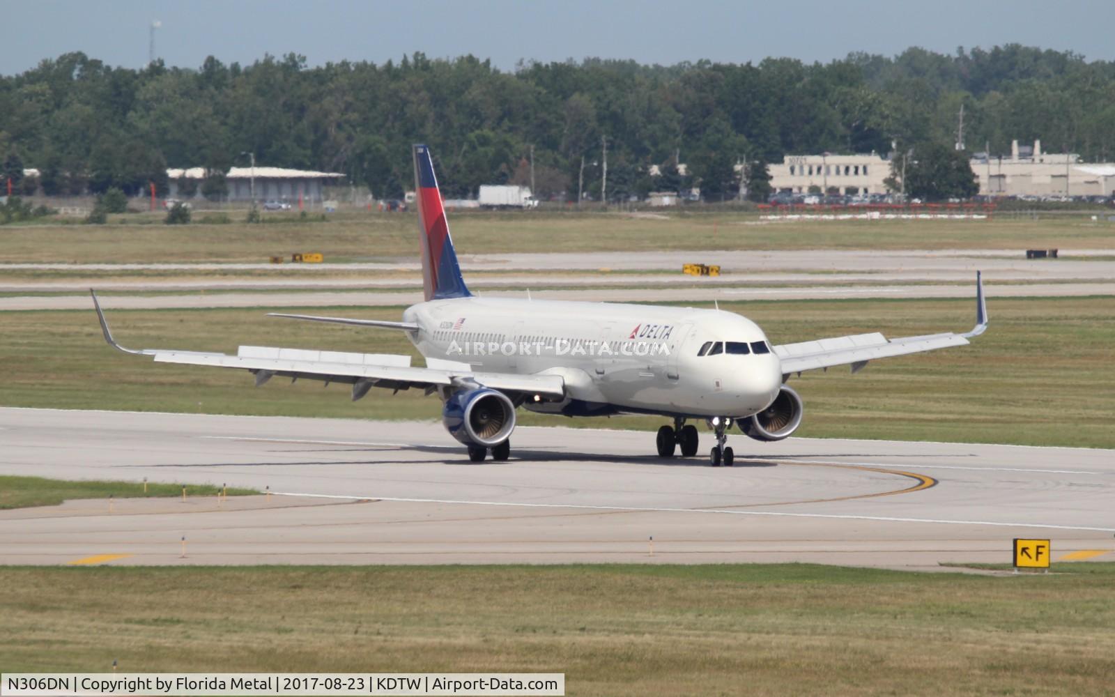 N306DN, 2016 Airbus A321-211 C/N 7165, DTW 2017