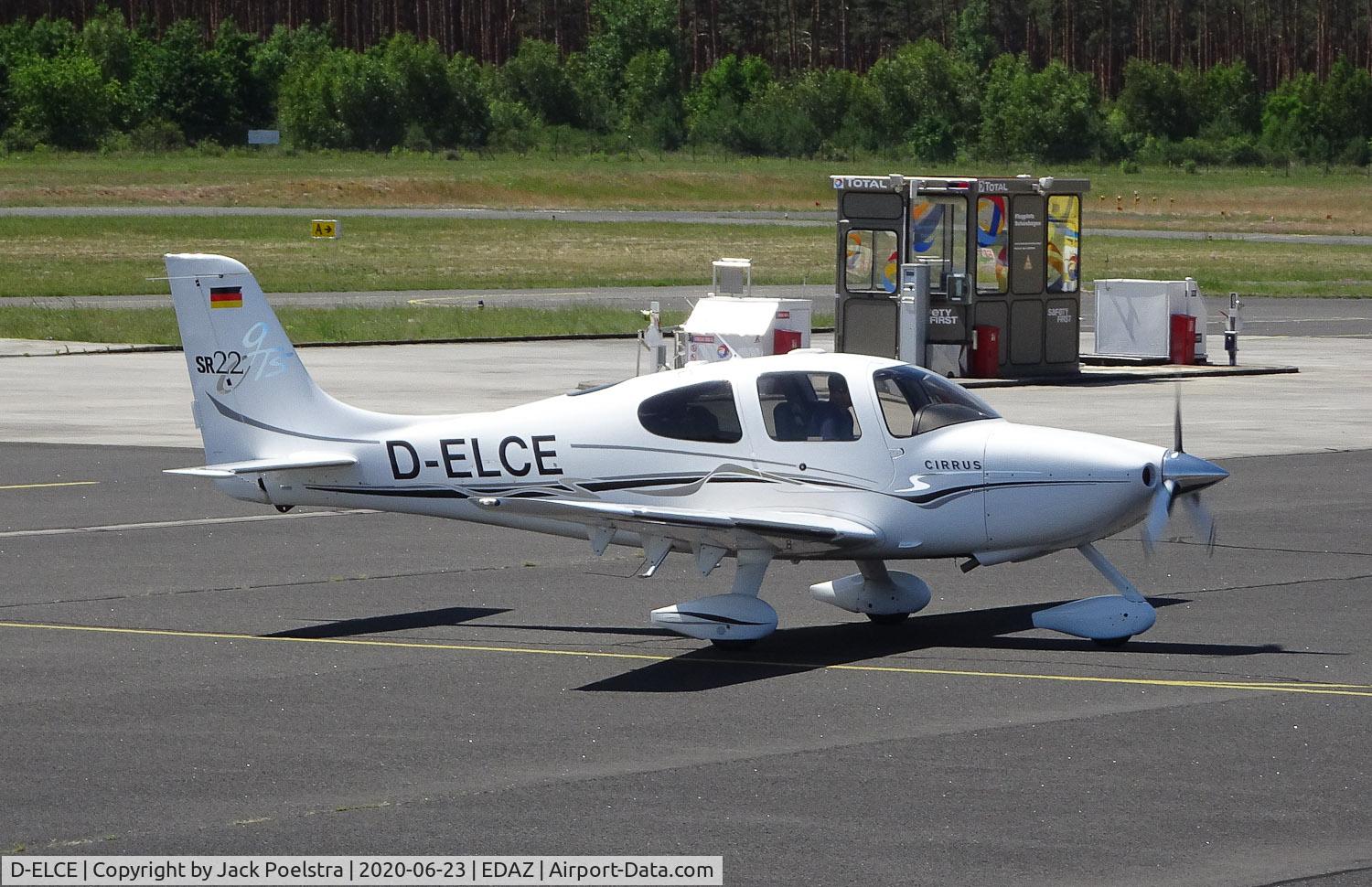 D-ELCE, 2005 Cirrus SR22 C/N 1460, At Schönhagen -Trebbin airport