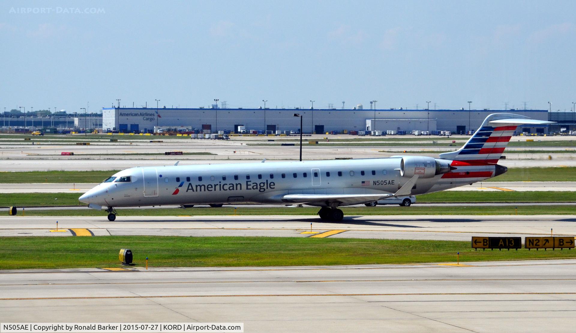 N505AE, 2002 Bombardier CRJ-701 (CL-600-2C10) Regional Jet C/N 10053, Taxi O'Hare