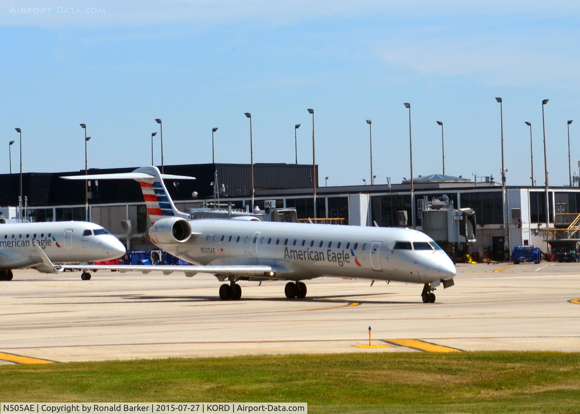 N505AE, 2002 Bombardier CRJ-701 (CL-600-2C10) Regional Jet C/N 10053, Taxi O'Hare