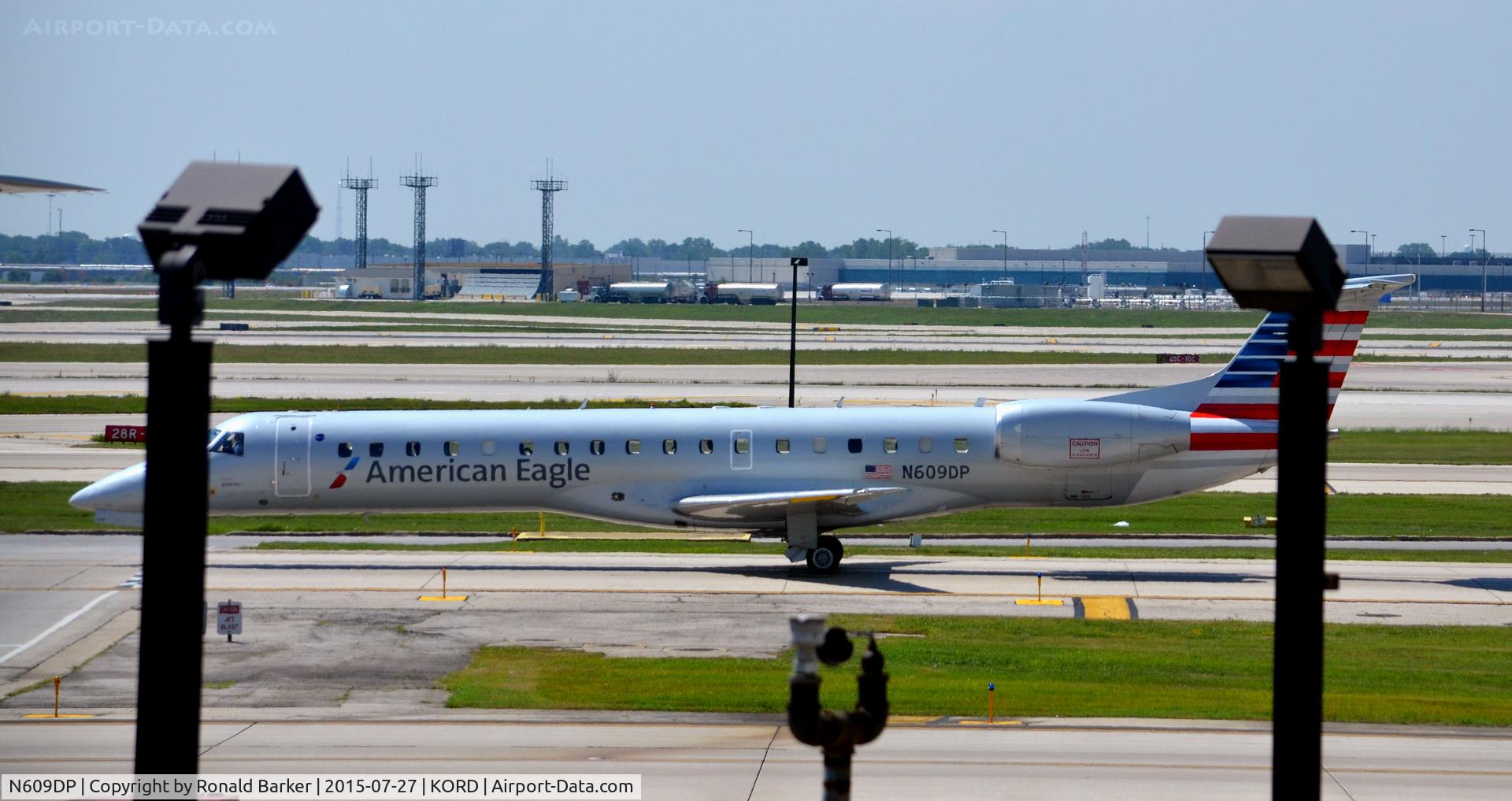 N609DP, 1998 Embraer ERJ-145LR (EMB-145LR) C/N 145069, Taxi O'Hare