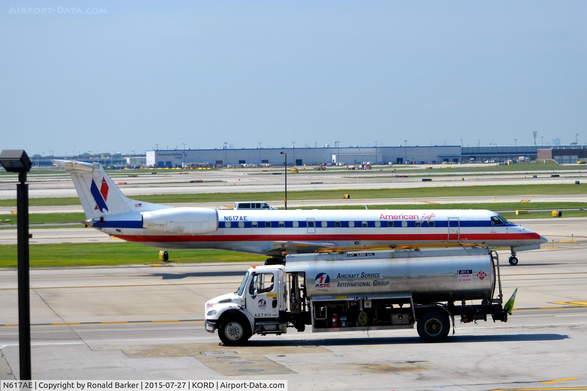 N617AE, 1998 Embraer ERJ-145LR (EMB-145LR) C/N 145093, Taxi O'Hare