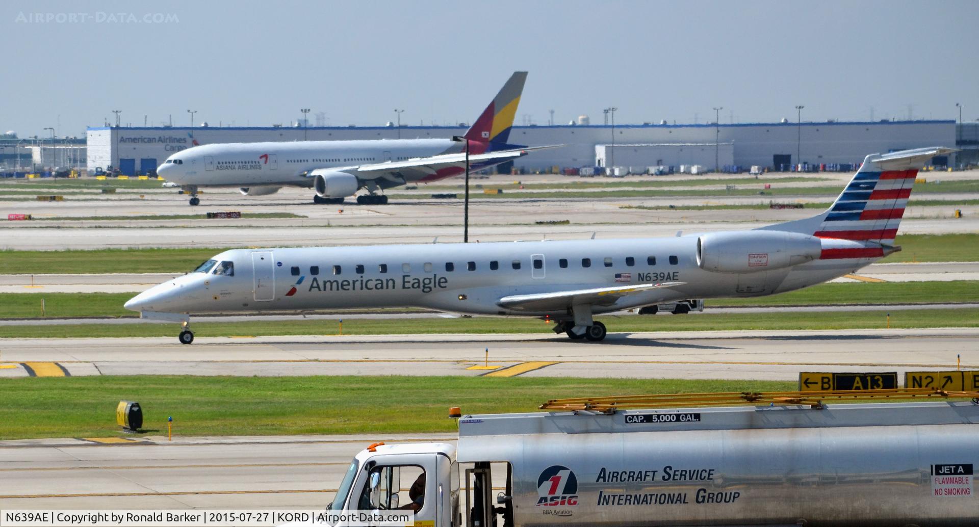 N639AE, 1999 Embraer ERJ-145LR (EMB-145LR) C/N 145182, Taxi O'Hare