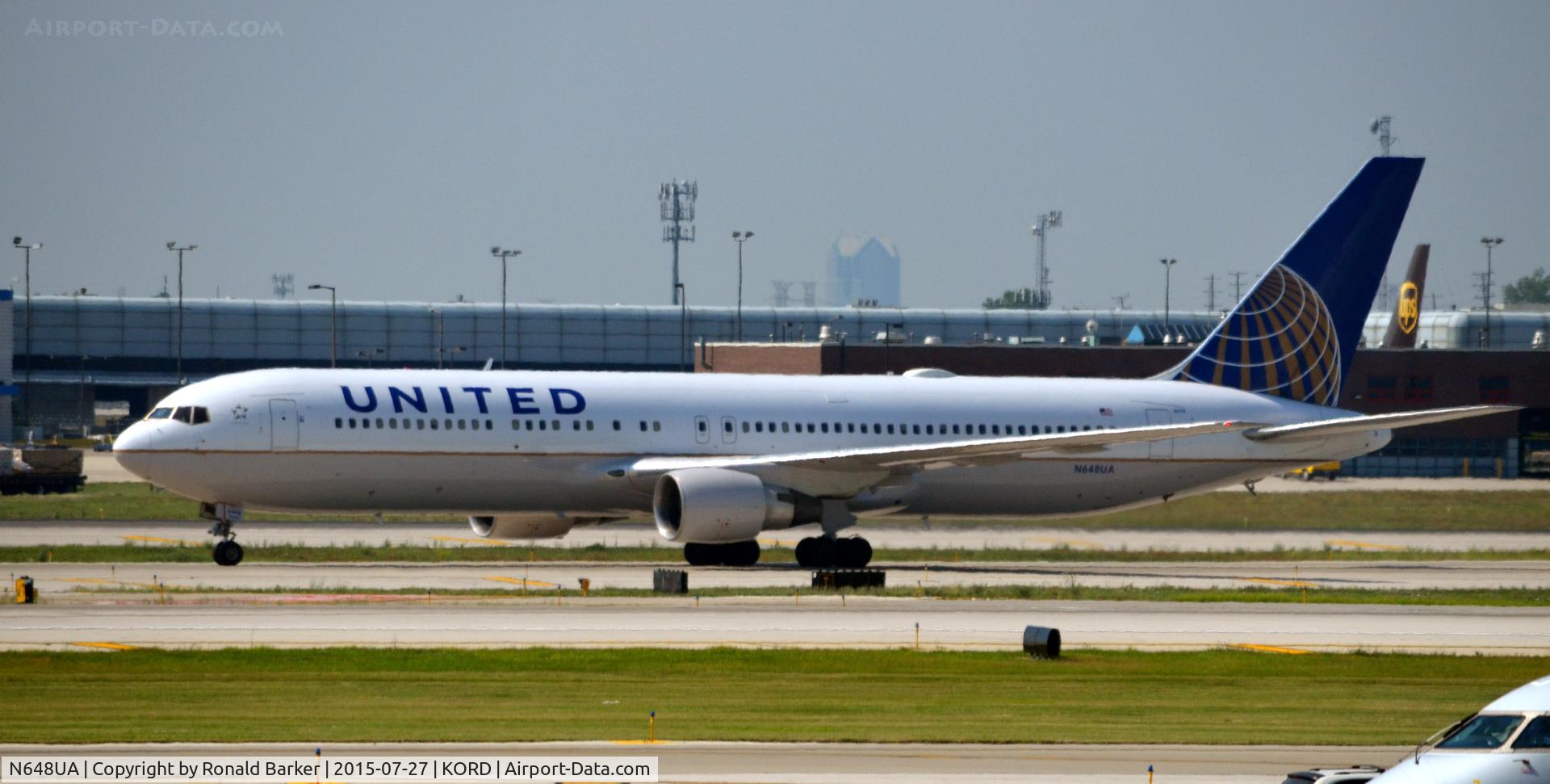 N648UA, 1992 Boeing 767-322ER C/N 25285, Taxi O'Hare