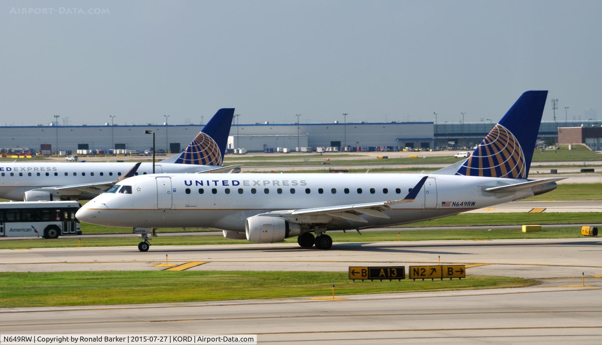 N649RW, 2005 Embraer 170SE (ERJ-170-100SE) C/N 17000070, Taxi O'Hare