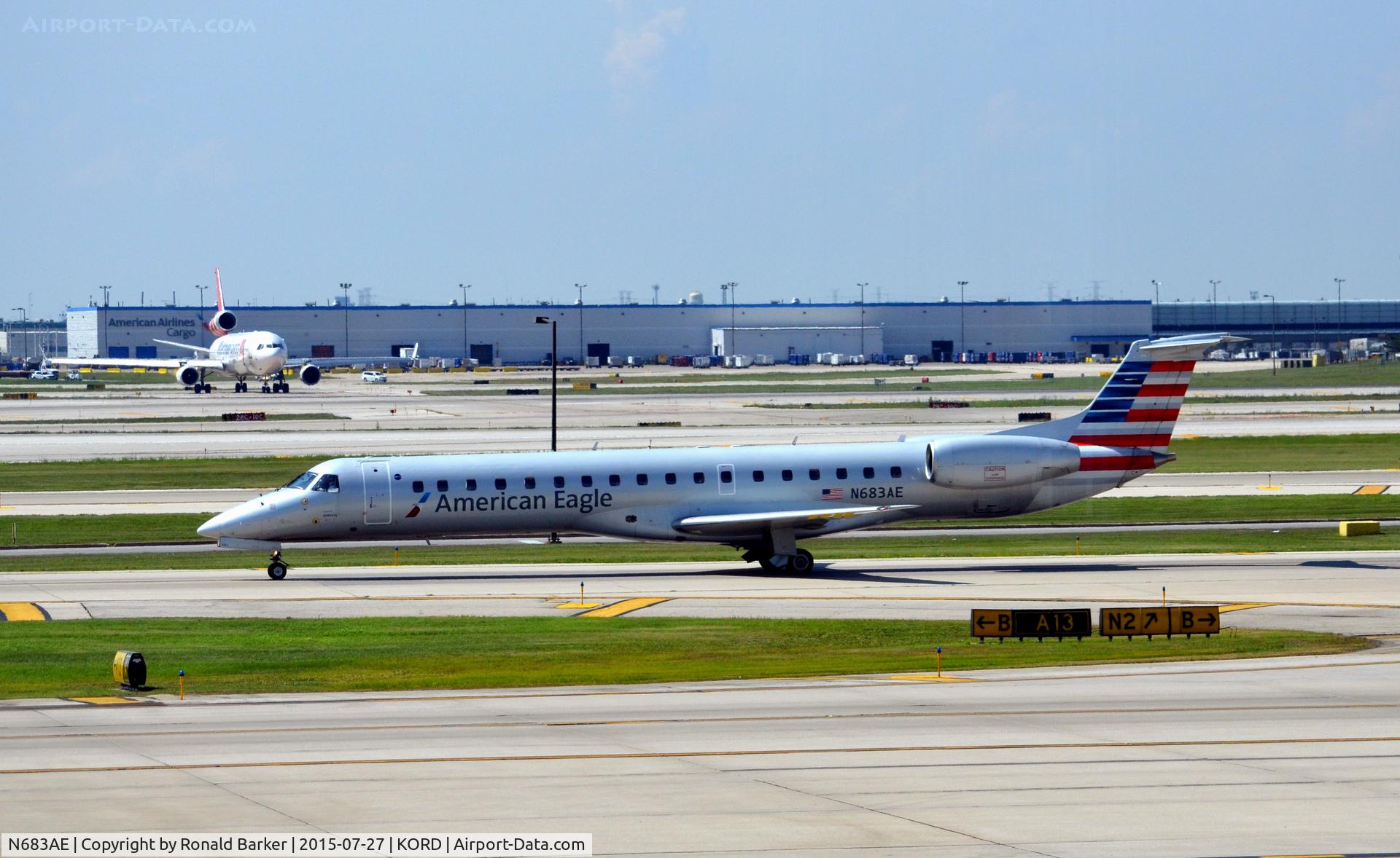 N683AE, 2004 Embraer ERJ-145LR (EMB-145LR) C/N 14500833, Taxi O'Hare