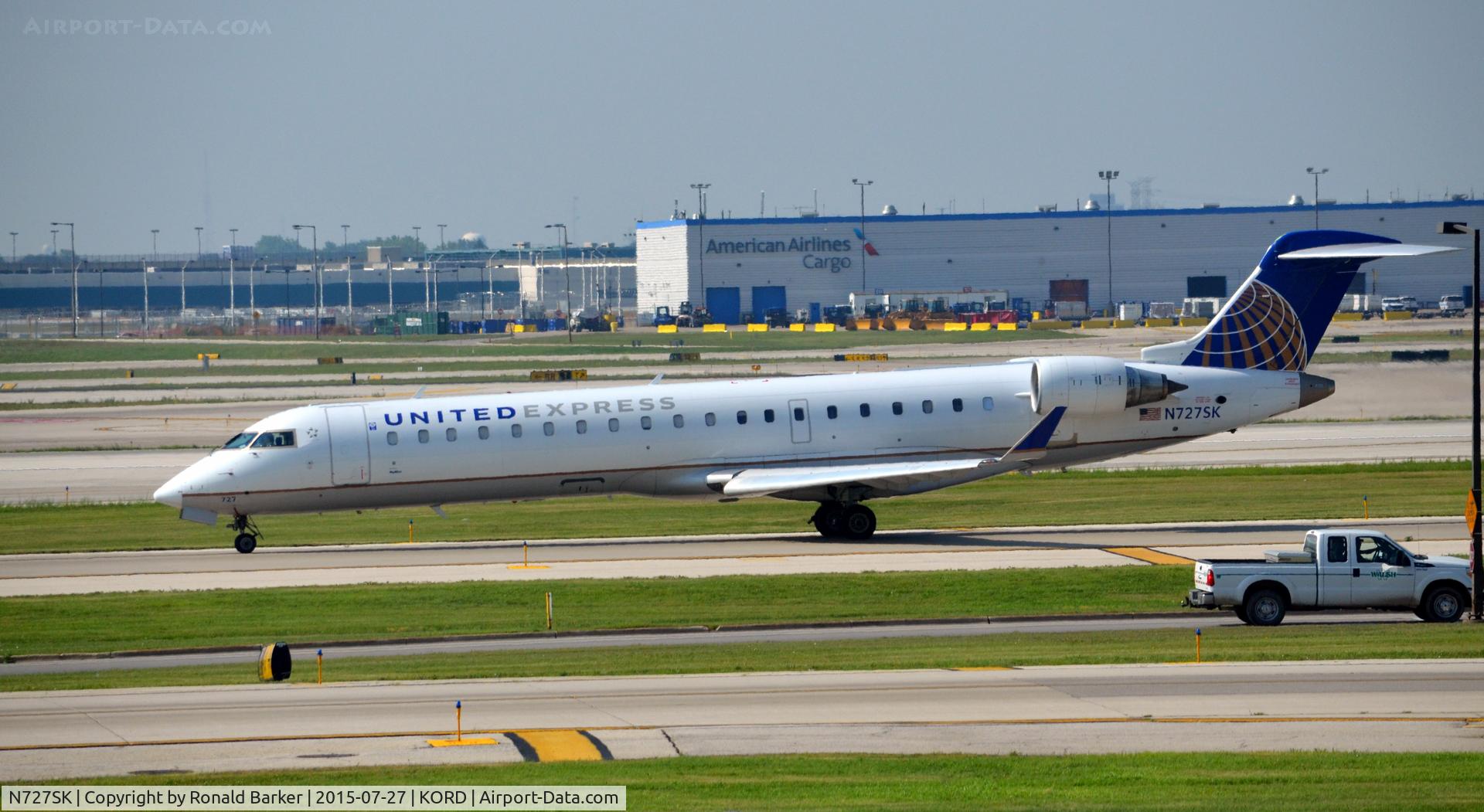 N727SK, 2005 Bombardier CRJ-701ER (CL-600-2C10) Regional Jet C/N 10191, Taxi O'Hare