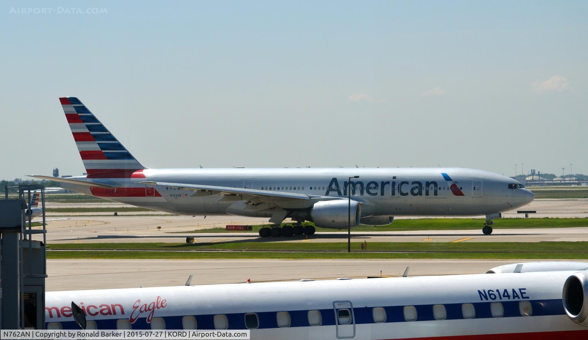 N762AN, 2002 Boeing 777-223 C/N 31479, Taxi O'Hare
