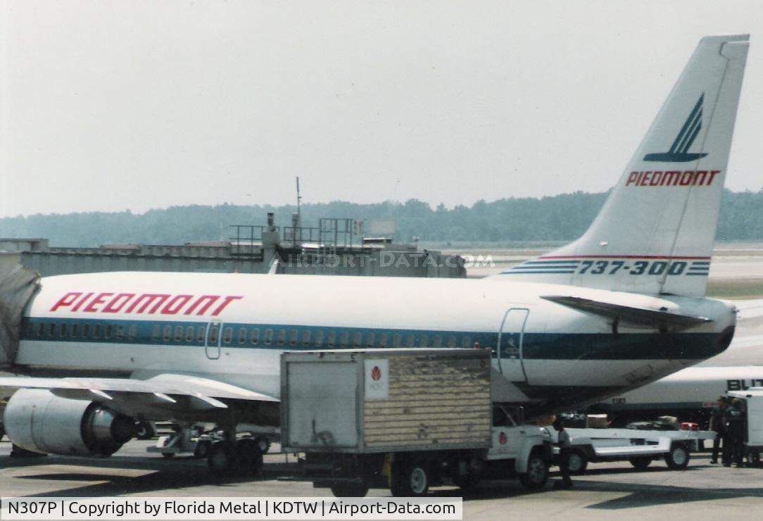 N307P, 1985 Boeing 737-301 C/N 23259, DTW 1988