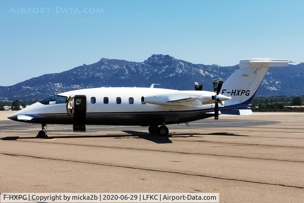 F-HXPG, 2006 Piaggio P-180 Avanti II C/N 1112, Parked