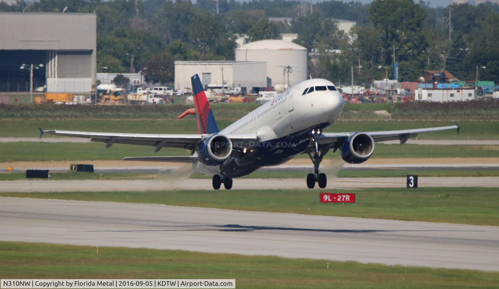 N310NW, 1990 Airbus A320-211 C/N 121, DTW 2016