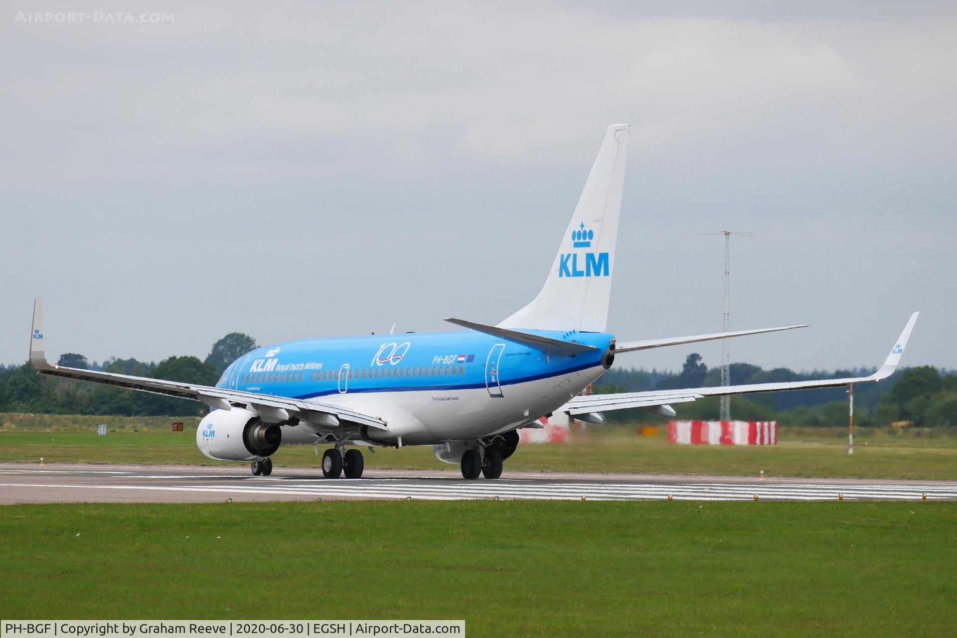 PH-BGF, 2008 Boeing 737-7K2 C/N 30365, Departing from Norwich.