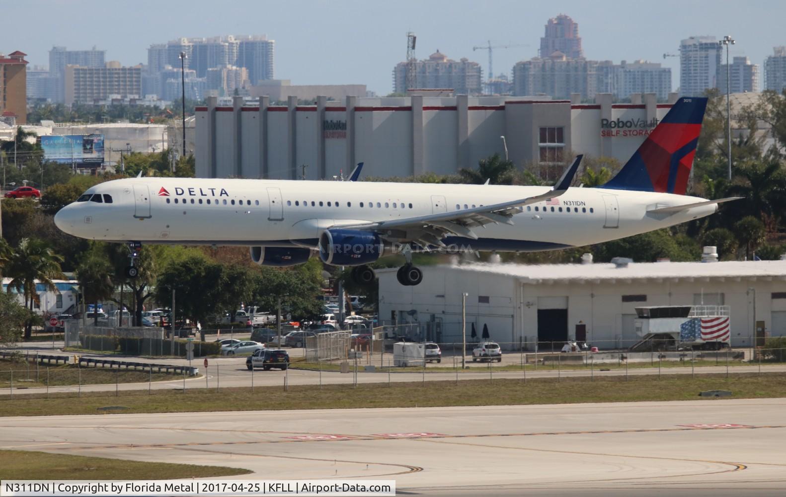 N311DN, 2016 Airbus A321-211 C/N 7304, FLL 2017