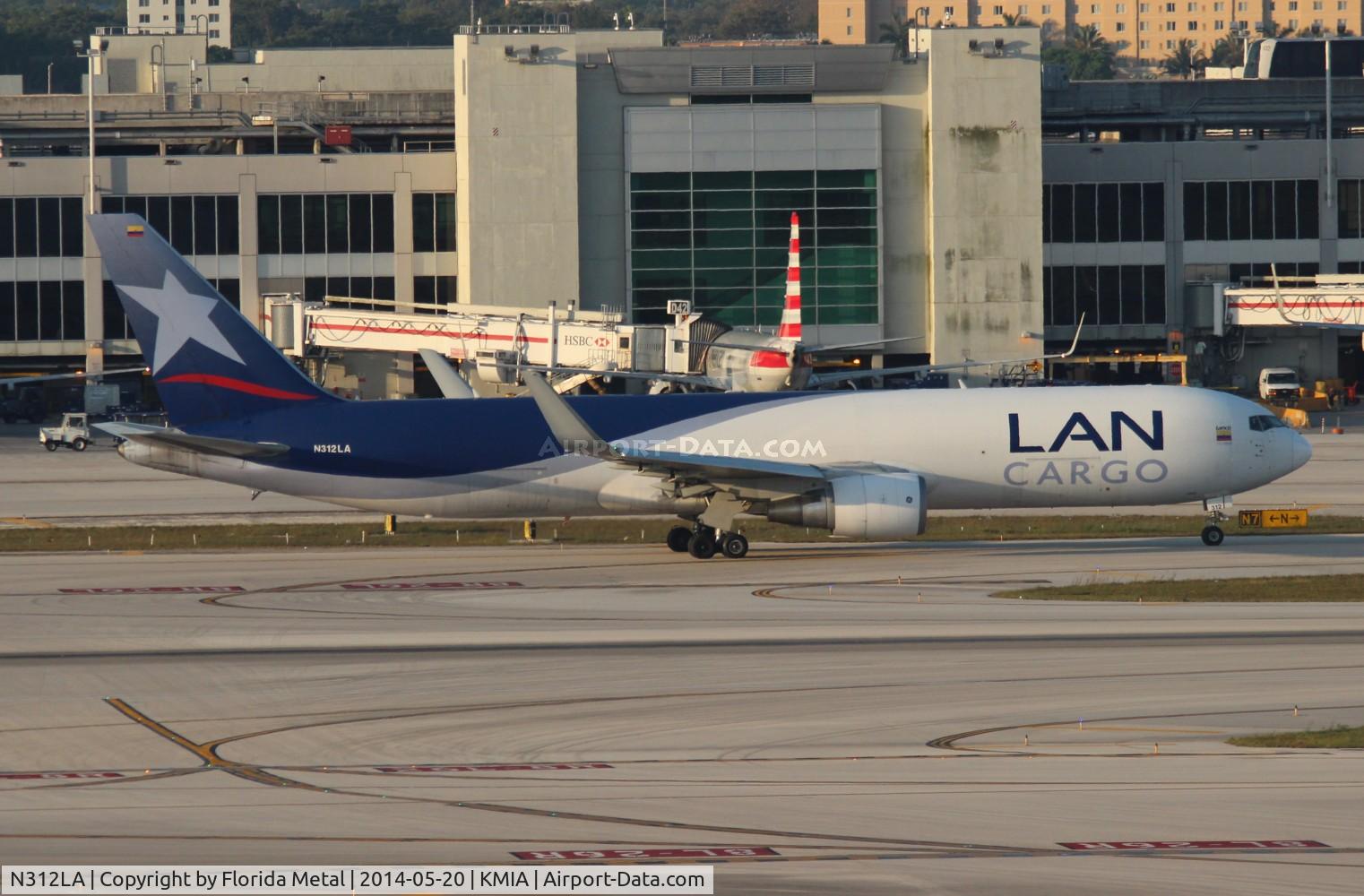 N312LA, 2001 Boeing 767-316F C/N 32572, MIA 2014