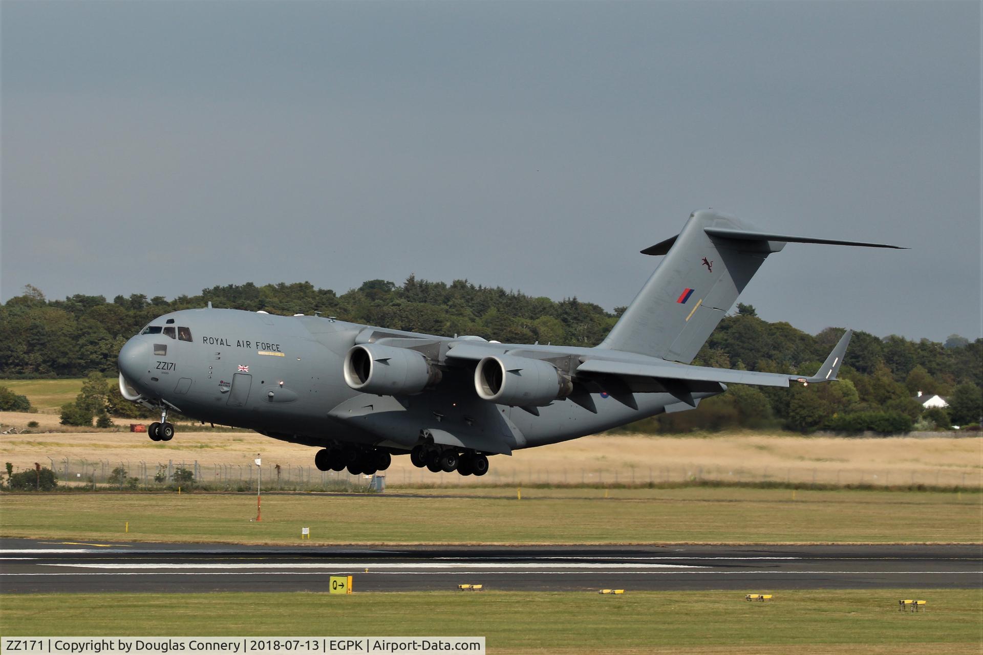 ZZ171, 2000 Boeing C-17A Globemaster III C/N F-007, On finals for runway 30 at Prestwick was there for the President Trump visit