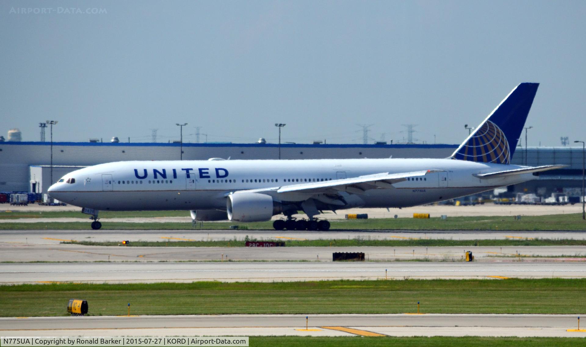 N775UA, 1995 Boeing 777-222 C/N 26947, Landing O'Hare