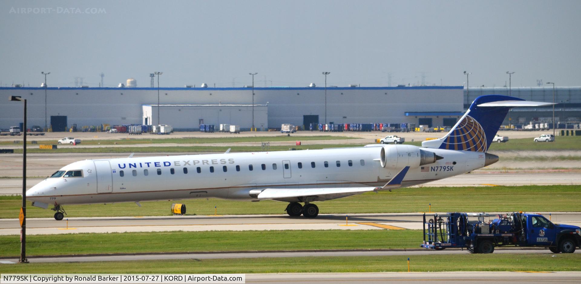 N779SK, 2009 Bombardier CRJ-702 (CL-600-2C10) Regional Jet C/N 10276, Taxi O'Hare