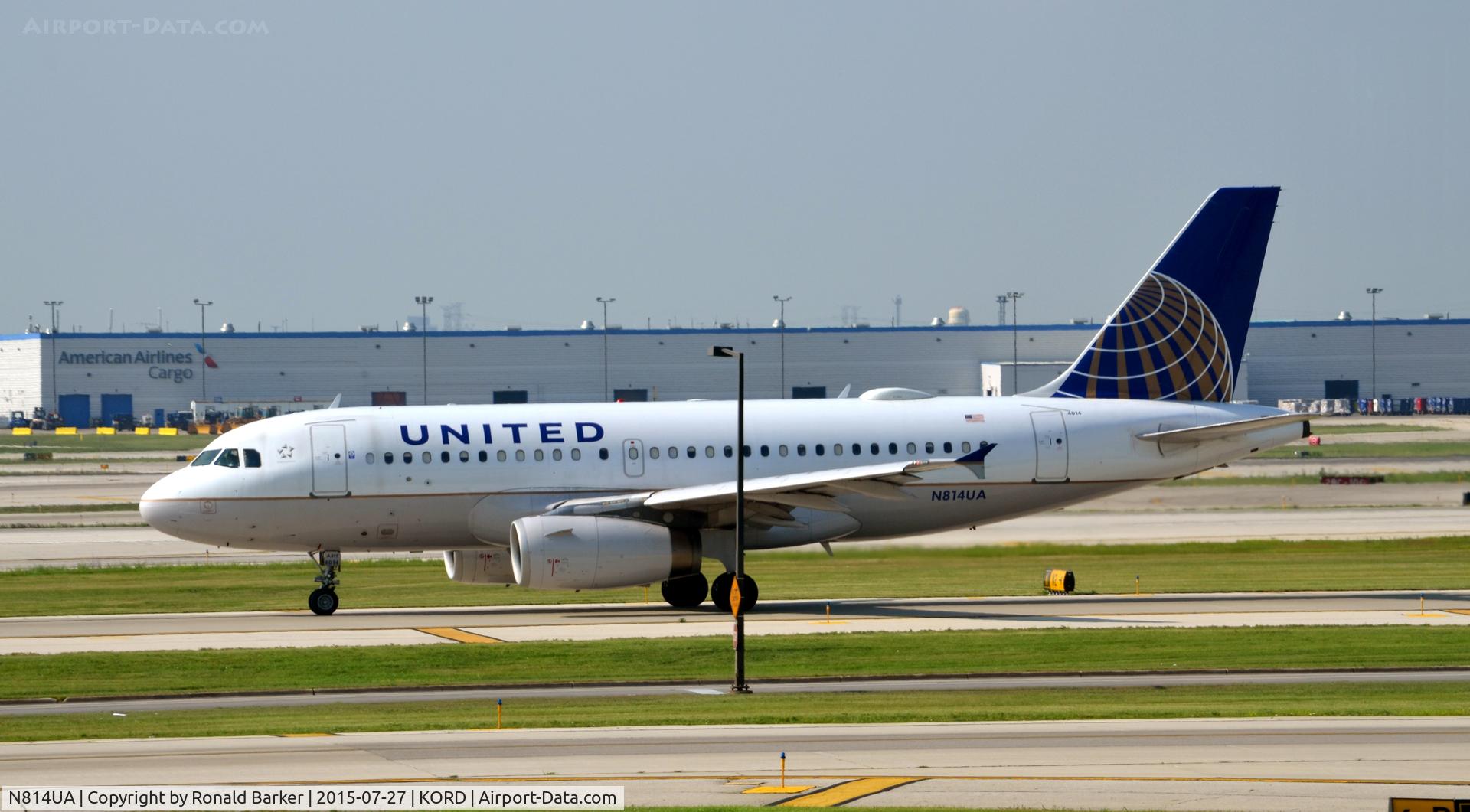 N814UA, 1998 Airbus A319-131 C/N 862, Taxi for takeoff O'Hare