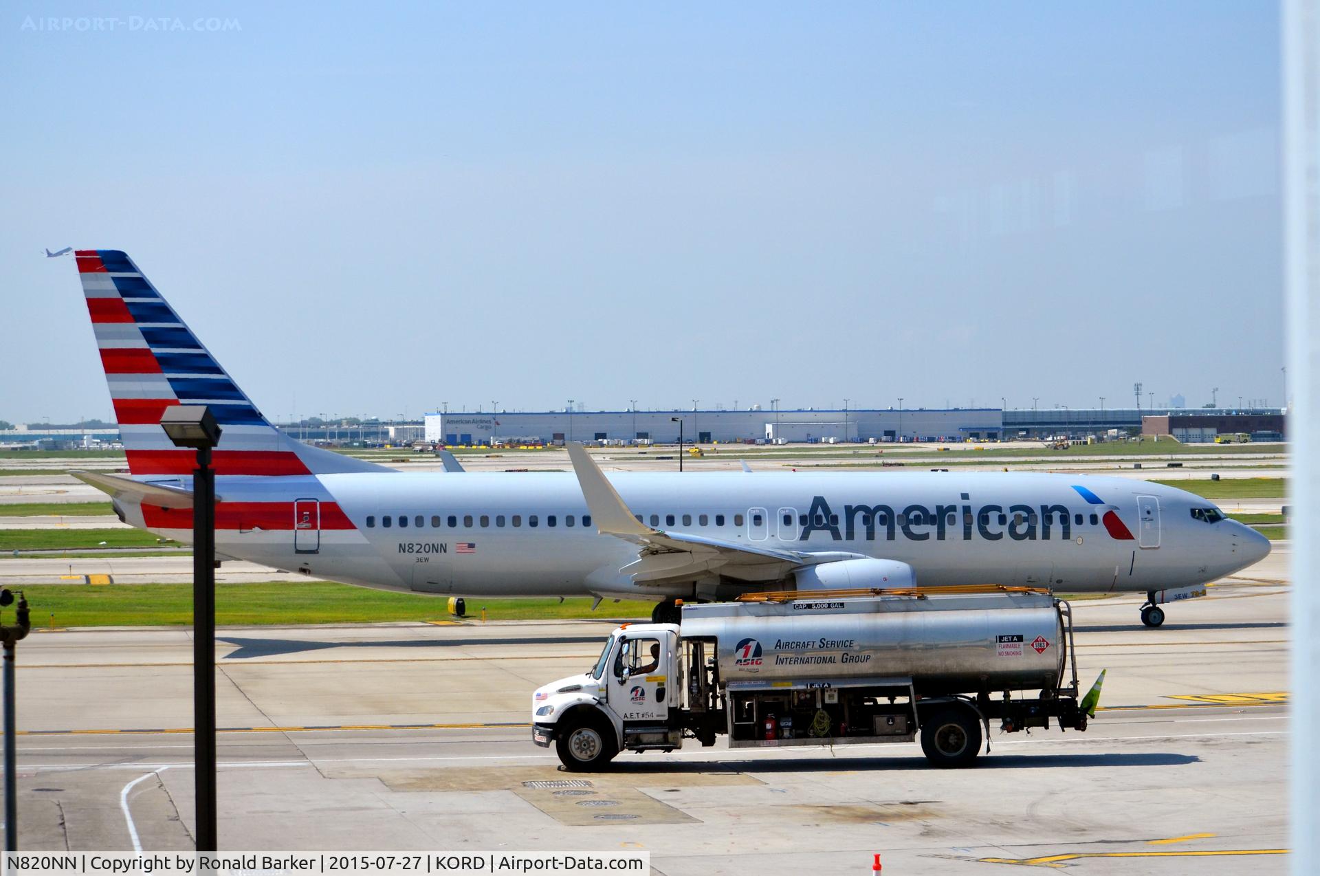 N820NN, 2009 Boeing 737-823 C/N 29559, Taxi O'Hare
