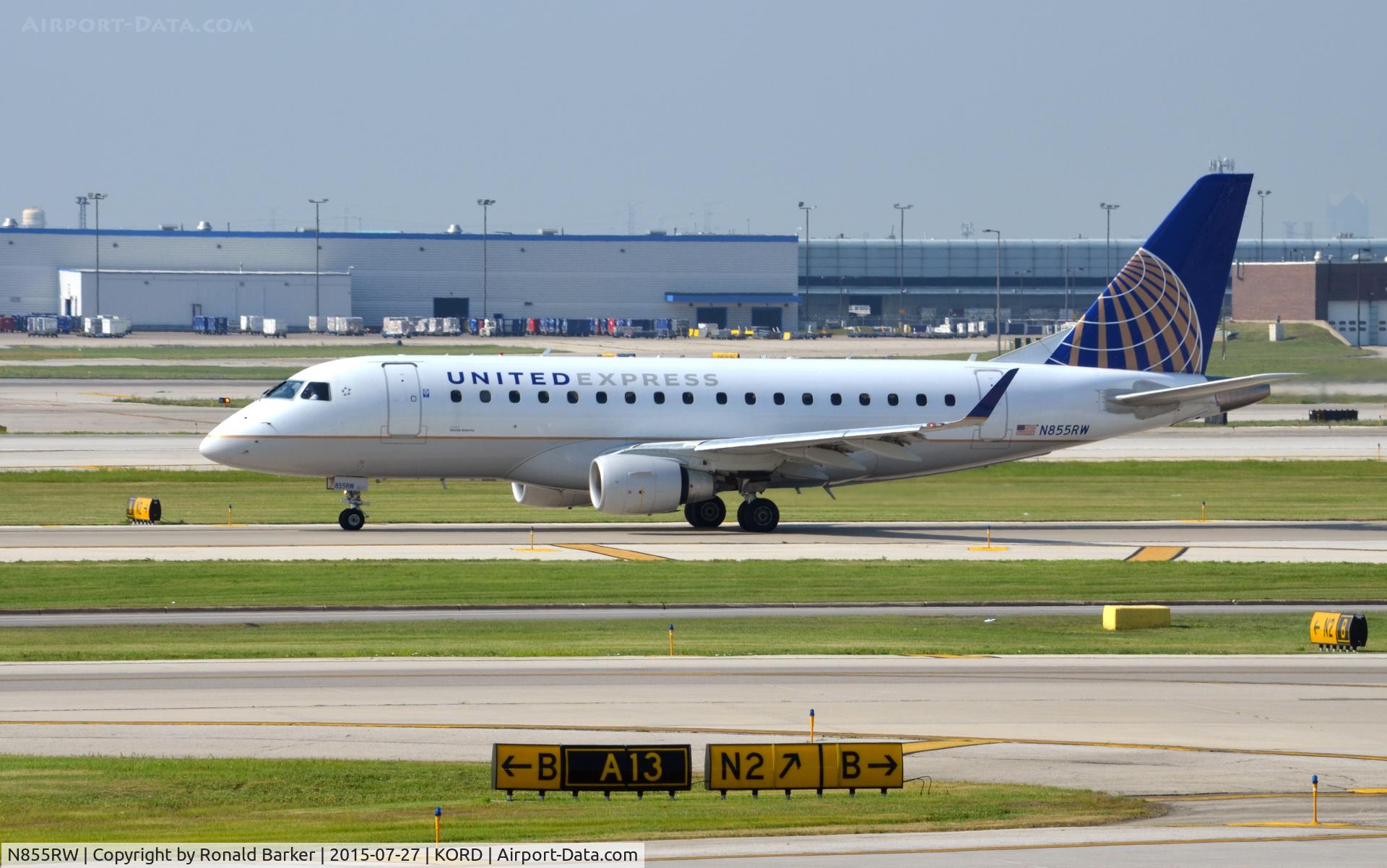 N855RW, 2005 Embraer 170SE (ERJ-170-100SE) C/N 17000077, Taxi O'Hare