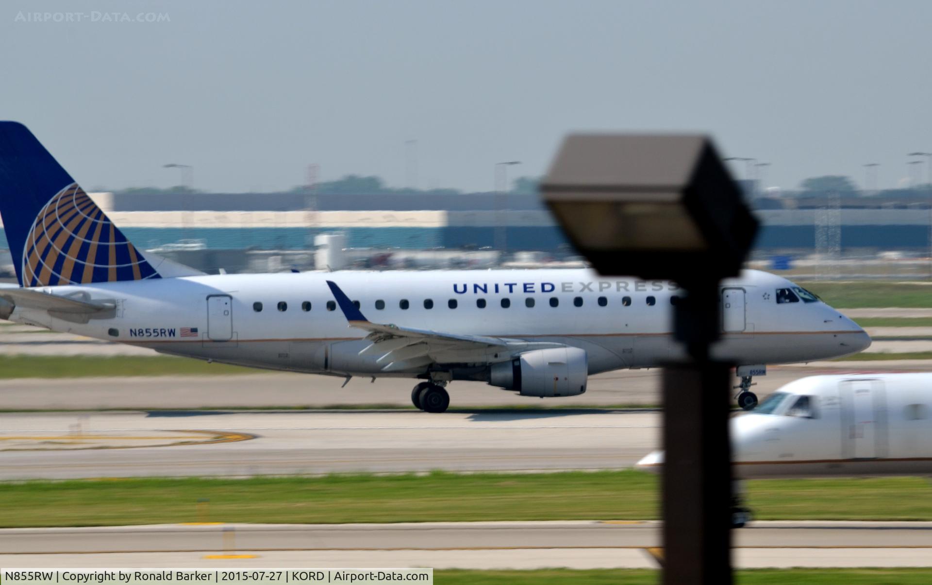 N855RW, 2005 Embraer 170SE (ERJ-170-100SE) C/N 17000077, Takeoff O'Hare