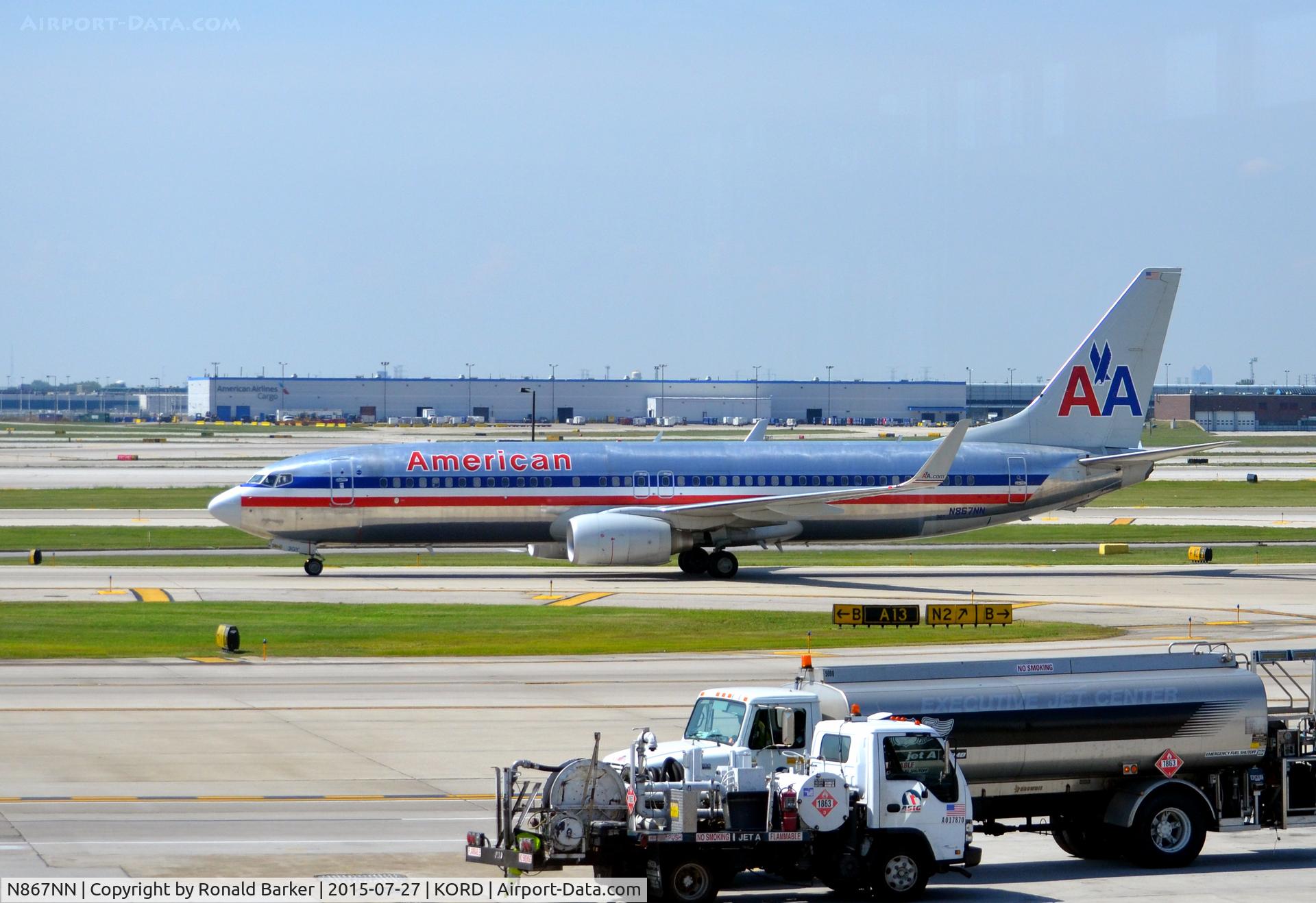 N867NN, 2011 Boeing 737-823 C/N 40762, Taxi O'Hare