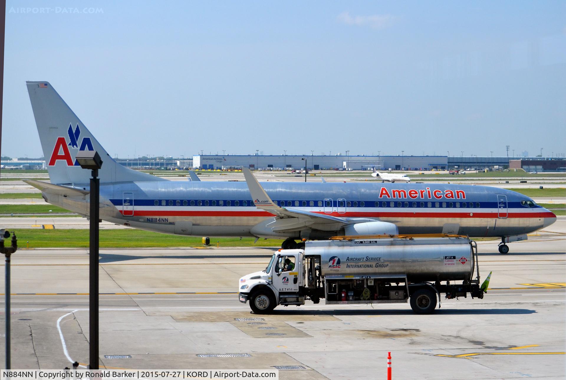 N884NN, 2012 Boeing 737-823 C/N 33222, Taxi O'Hare