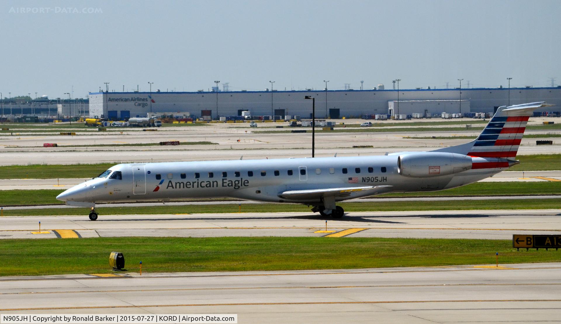 N905JH, 2005 Embraer ERJ-145LR (EMB-145LR) C/N 14500892, Taxi O'Hare