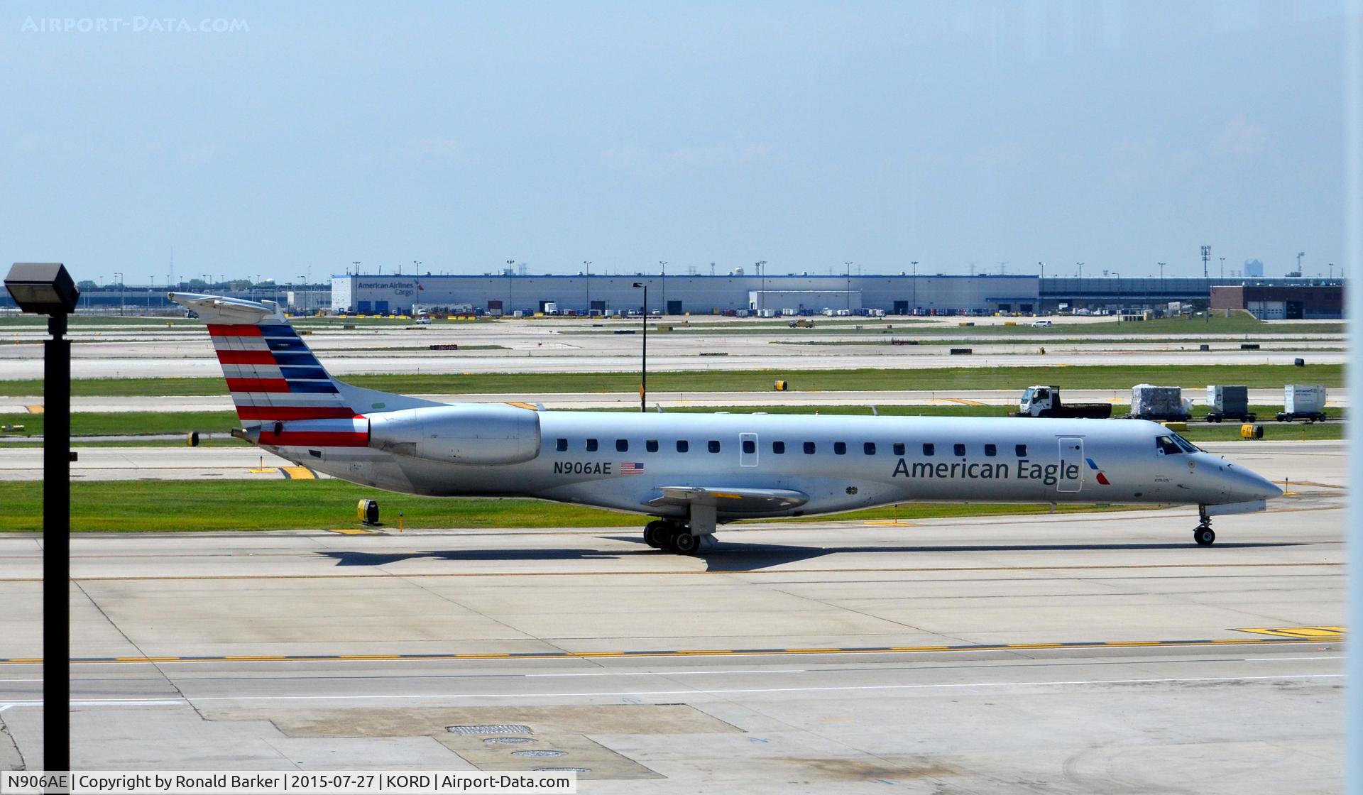 N906AE, 2005 Embraer ERJ-145LR (EMB-145LR) C/N 14500894, Taxi O'Hare