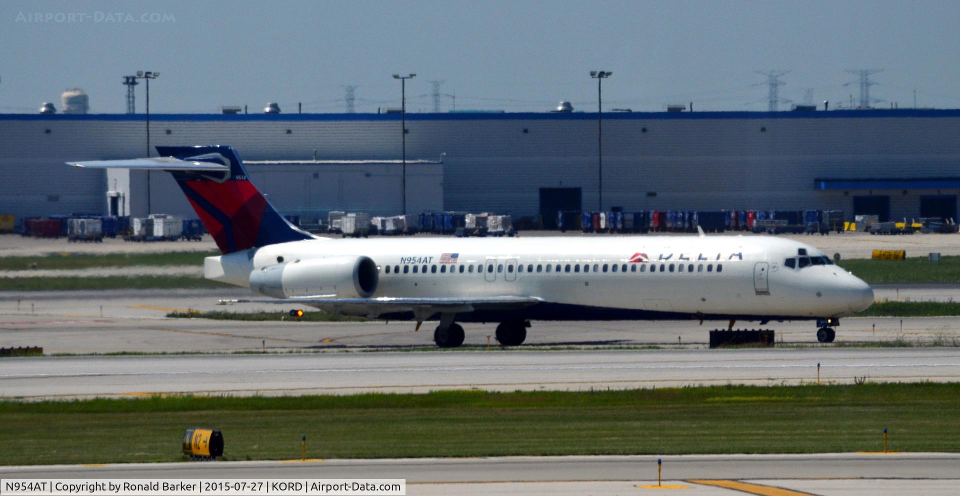 N954AT, 2000 Boeing 717-2BD C/N 55016, Taxi O'Hare