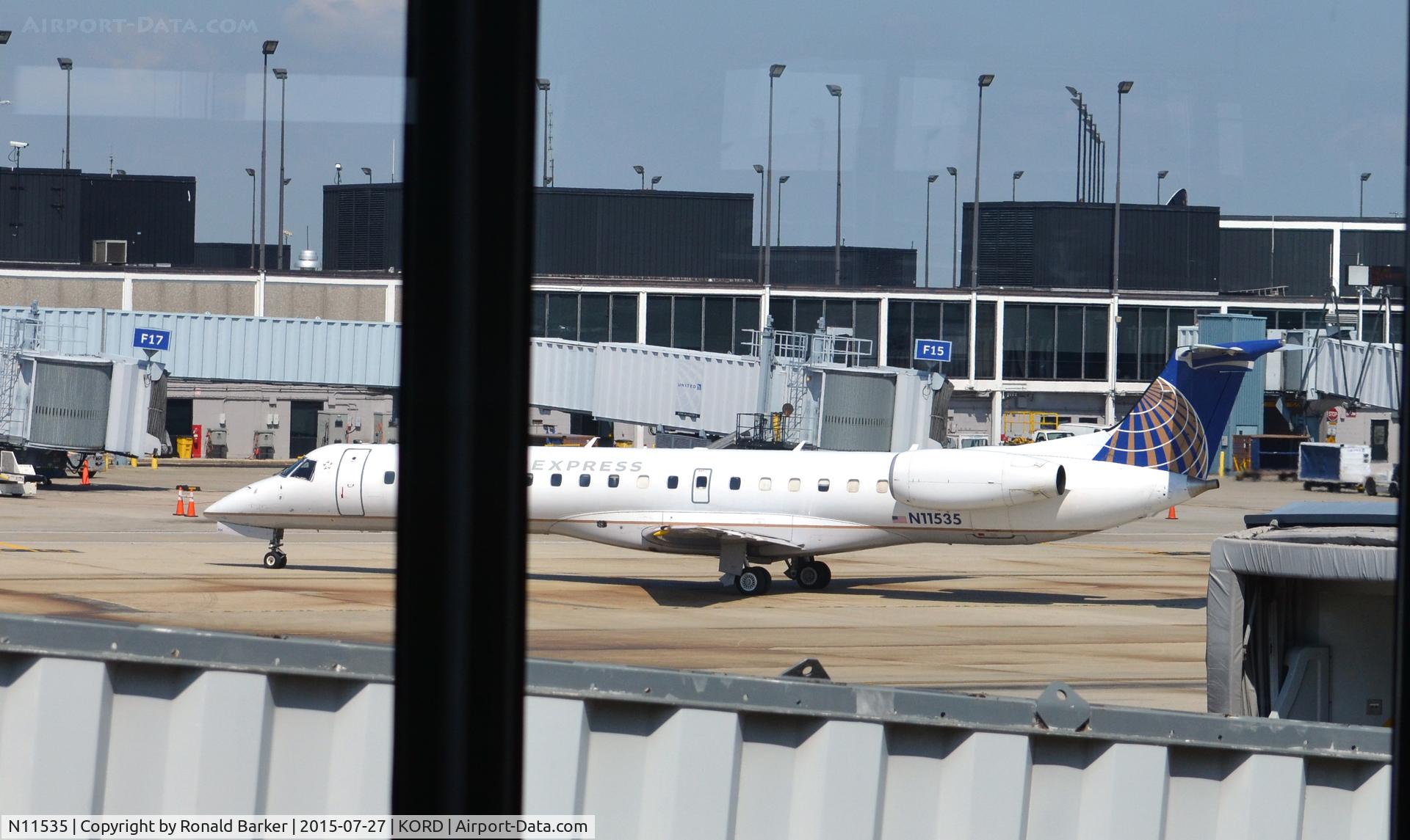 N11535, 2001 Embraer ERJ-145LR (EMB-145LR) C/N 145518, Taxi O'Hare