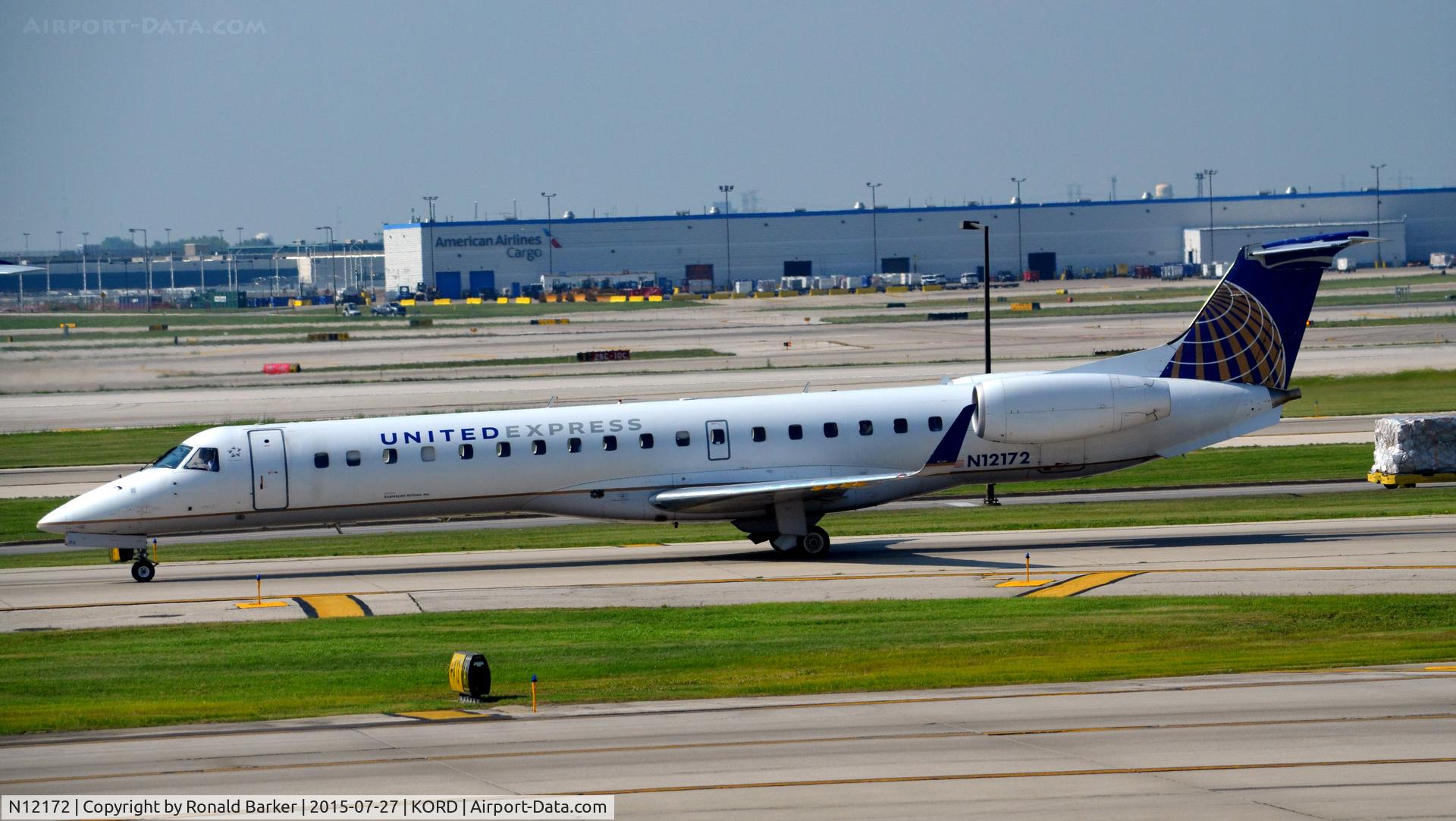 N12172, 2004 Embraer ERJ-145XR (EMB-145XR) C/N 14500864, Taxi O'Hare