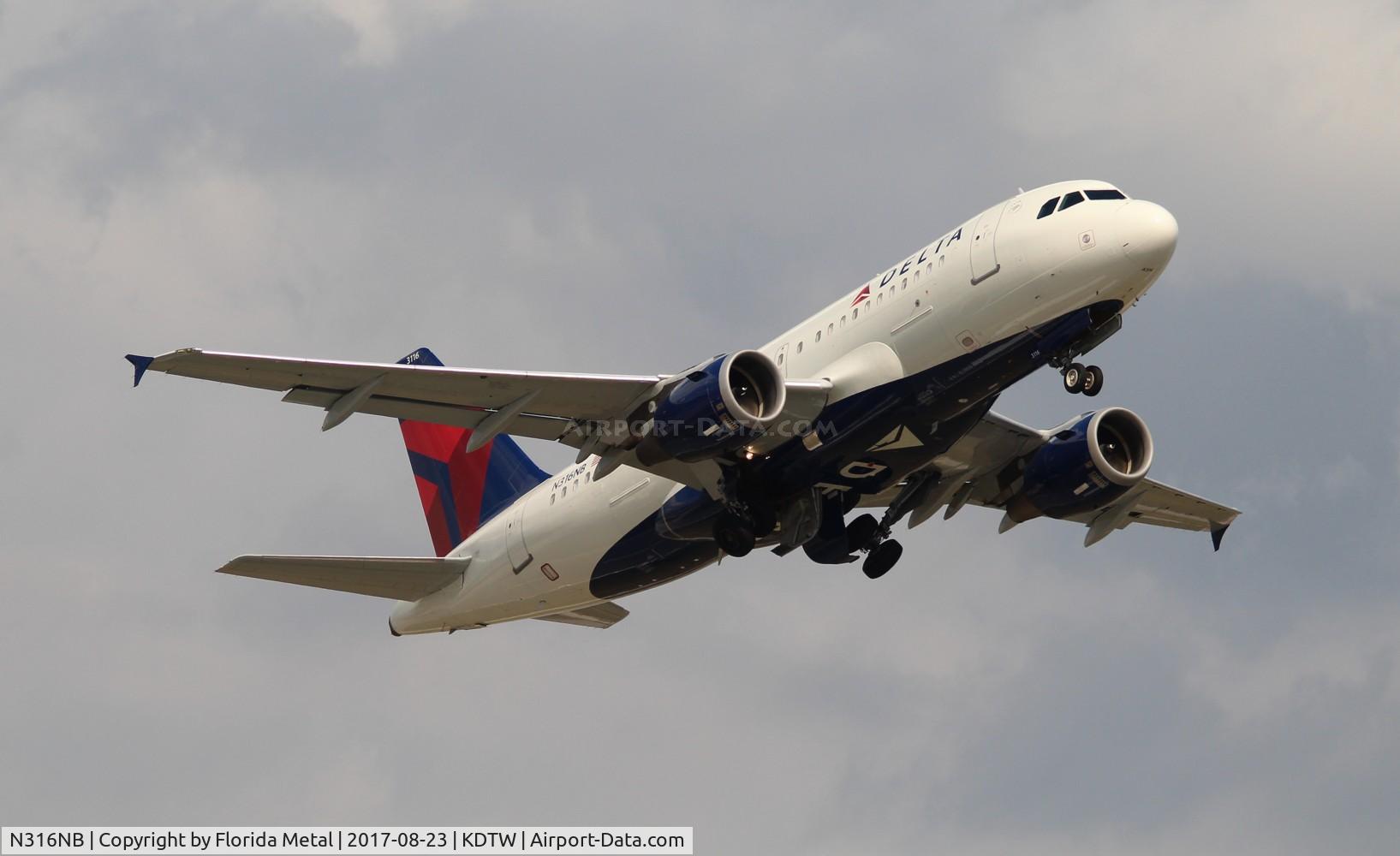 N316NB, 2000 Airbus A319-114 C/N 1249, DTW 2017