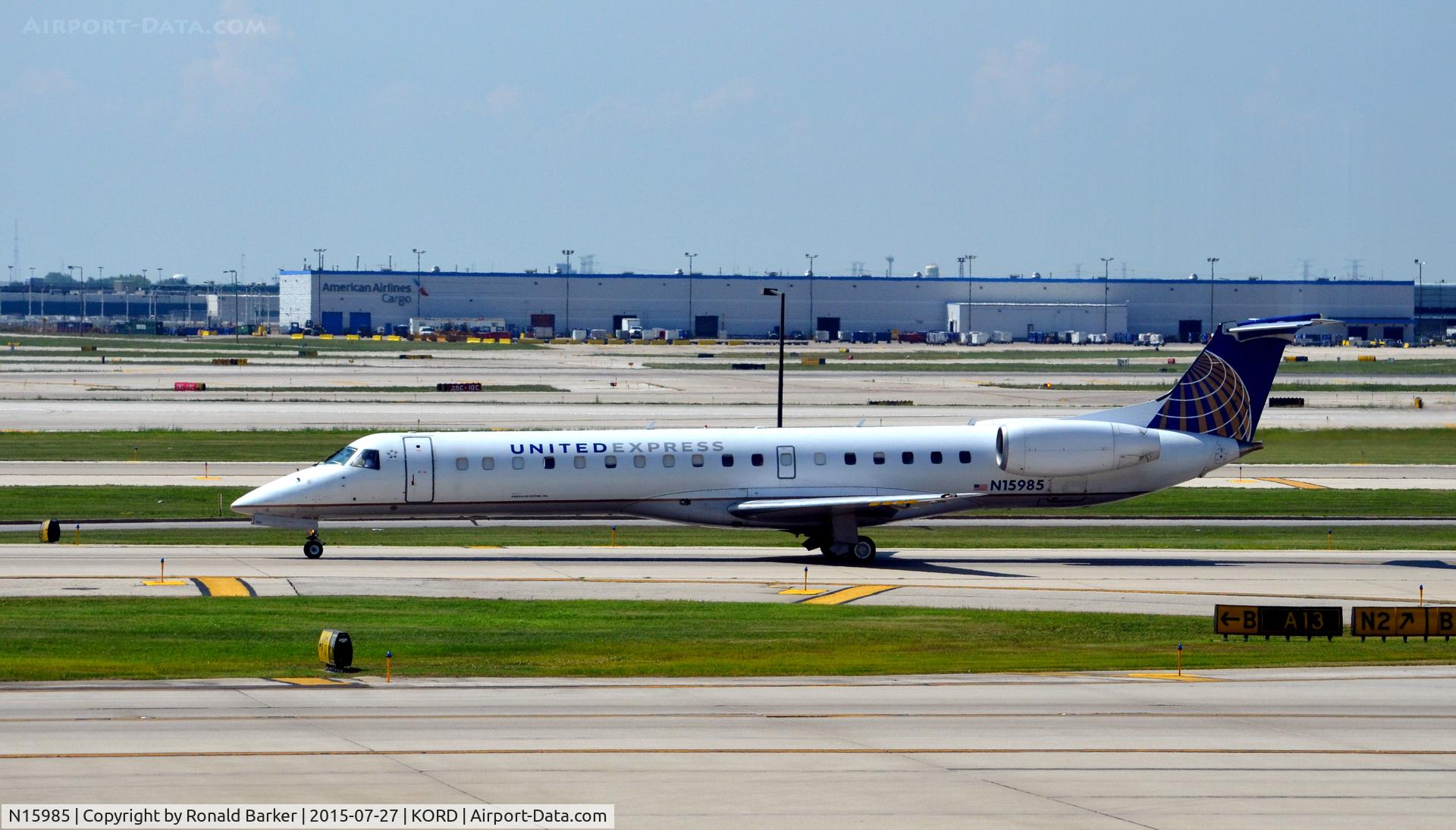 N15985, 2000 Embraer ERJ-145LR (EMB-145LR) C/N 145248, Taxi O'Hare