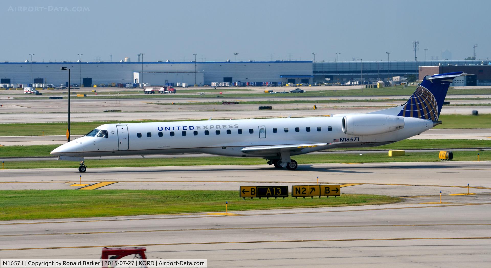 N16571, 2002 Embraer ERJ-145LR (EMB-145LR) C/N 145633, Taxi O'Hare