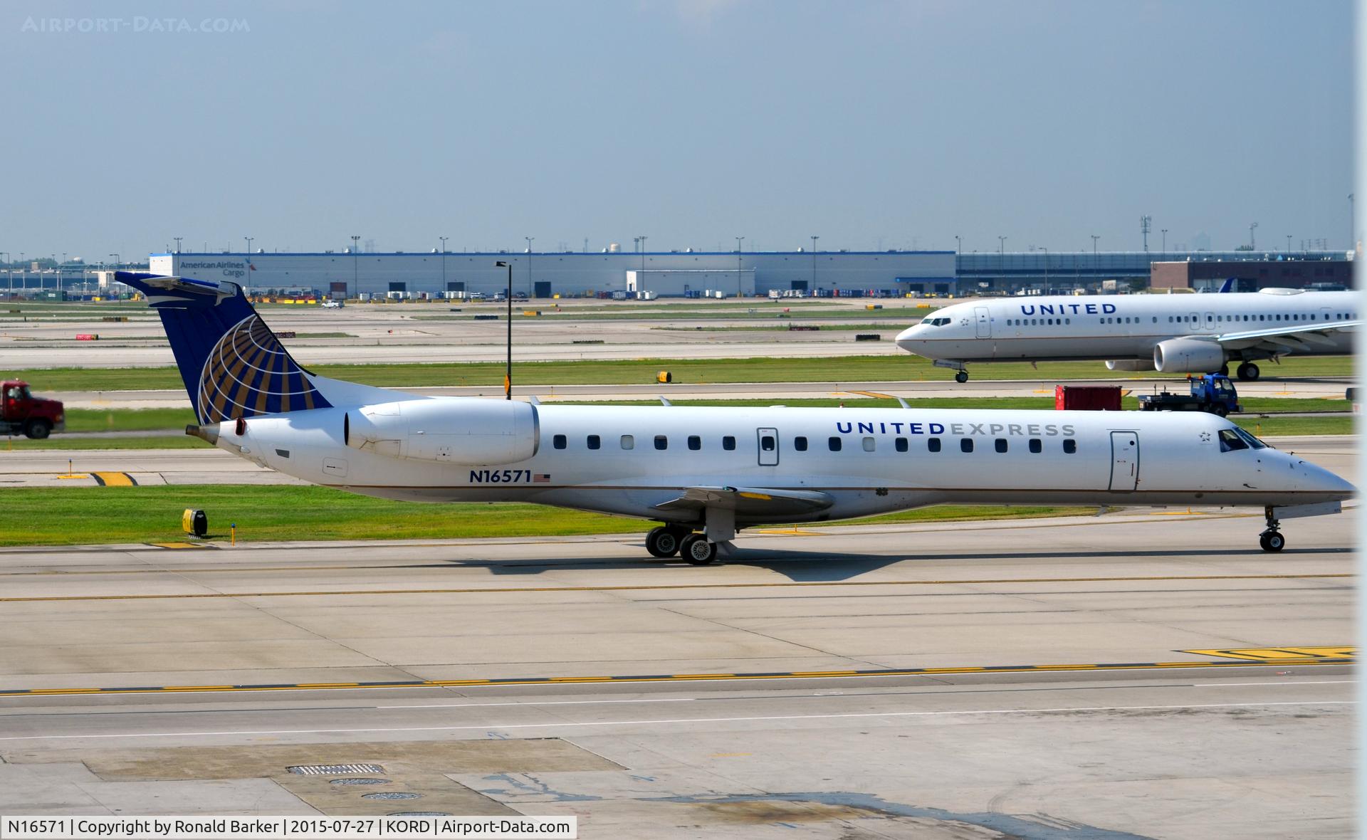 N16571, 2002 Embraer ERJ-145LR (EMB-145LR) C/N 145633, Taxi O'Hare