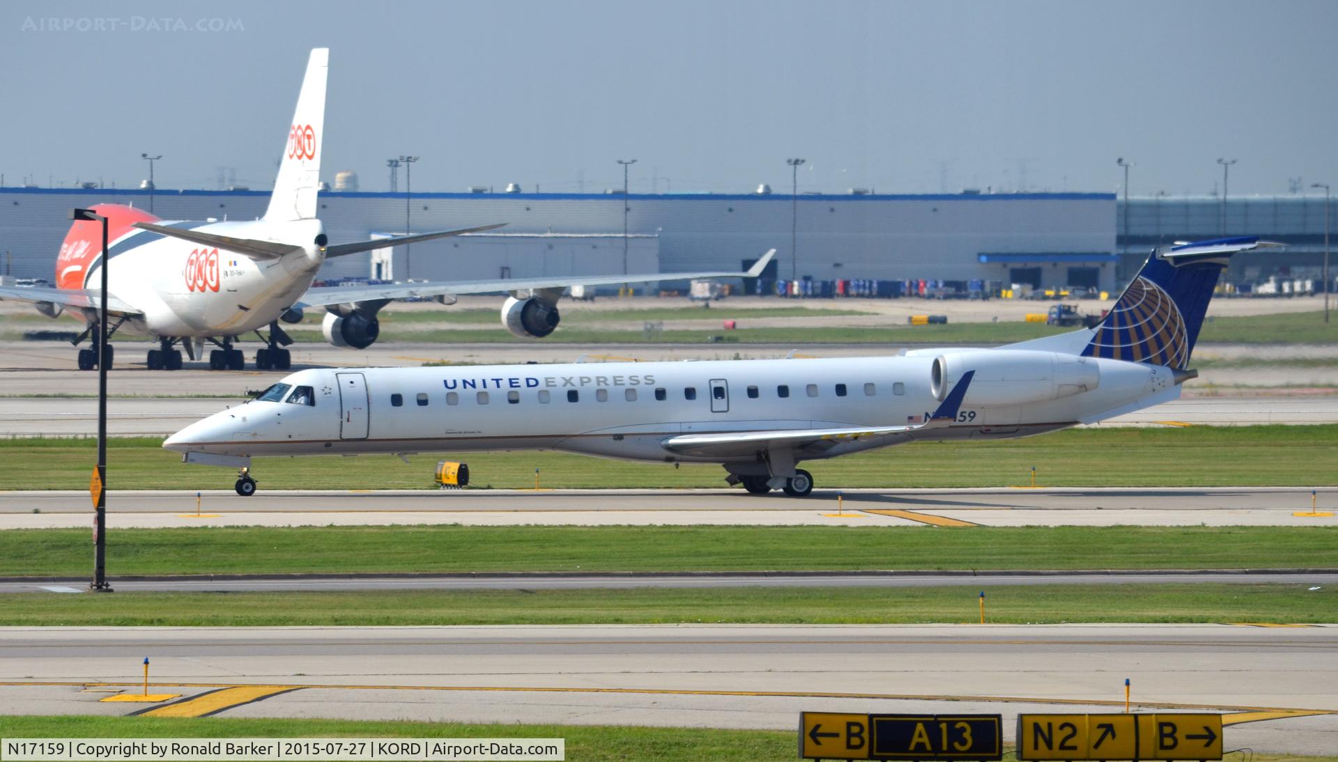 N17159, 2004 Embraer ERJ-145XR (EMB-145XR) C/N 145792, Taxi O'Hare