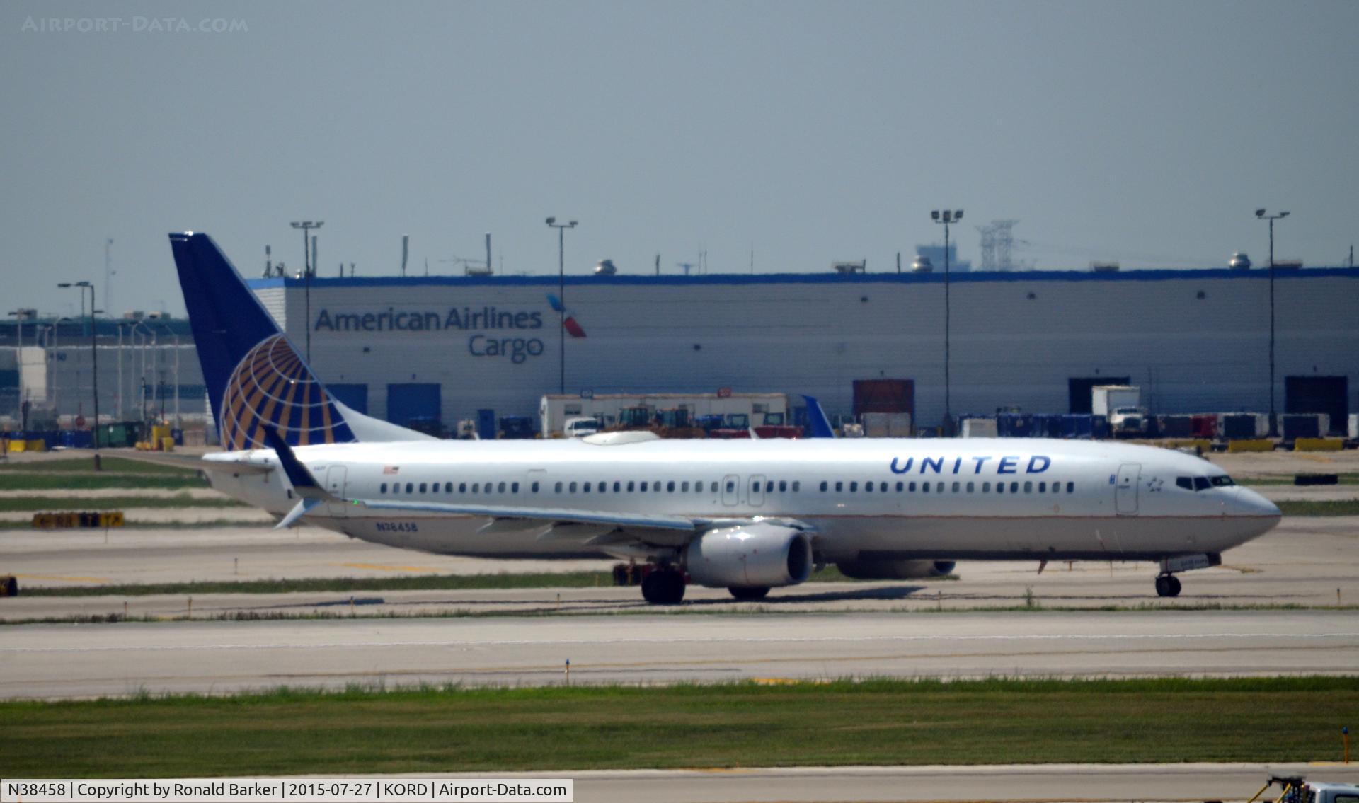 N38458, 2012 Boeing 737-924/ER C/N 37199, Taxi O'Hare