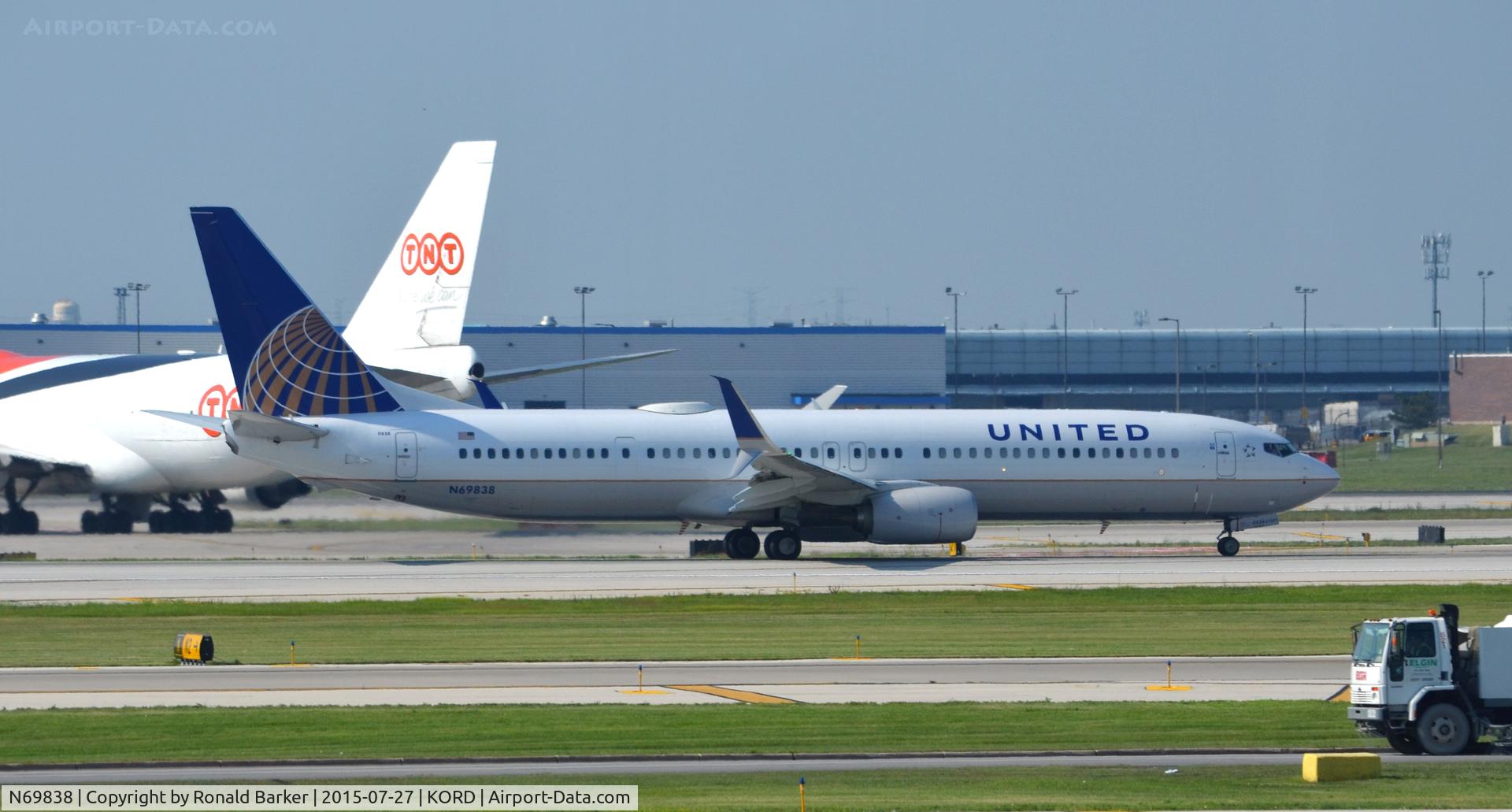N69838, 2014 Boeing 737-924/ER C/N 60121, Takeoff O'Hare