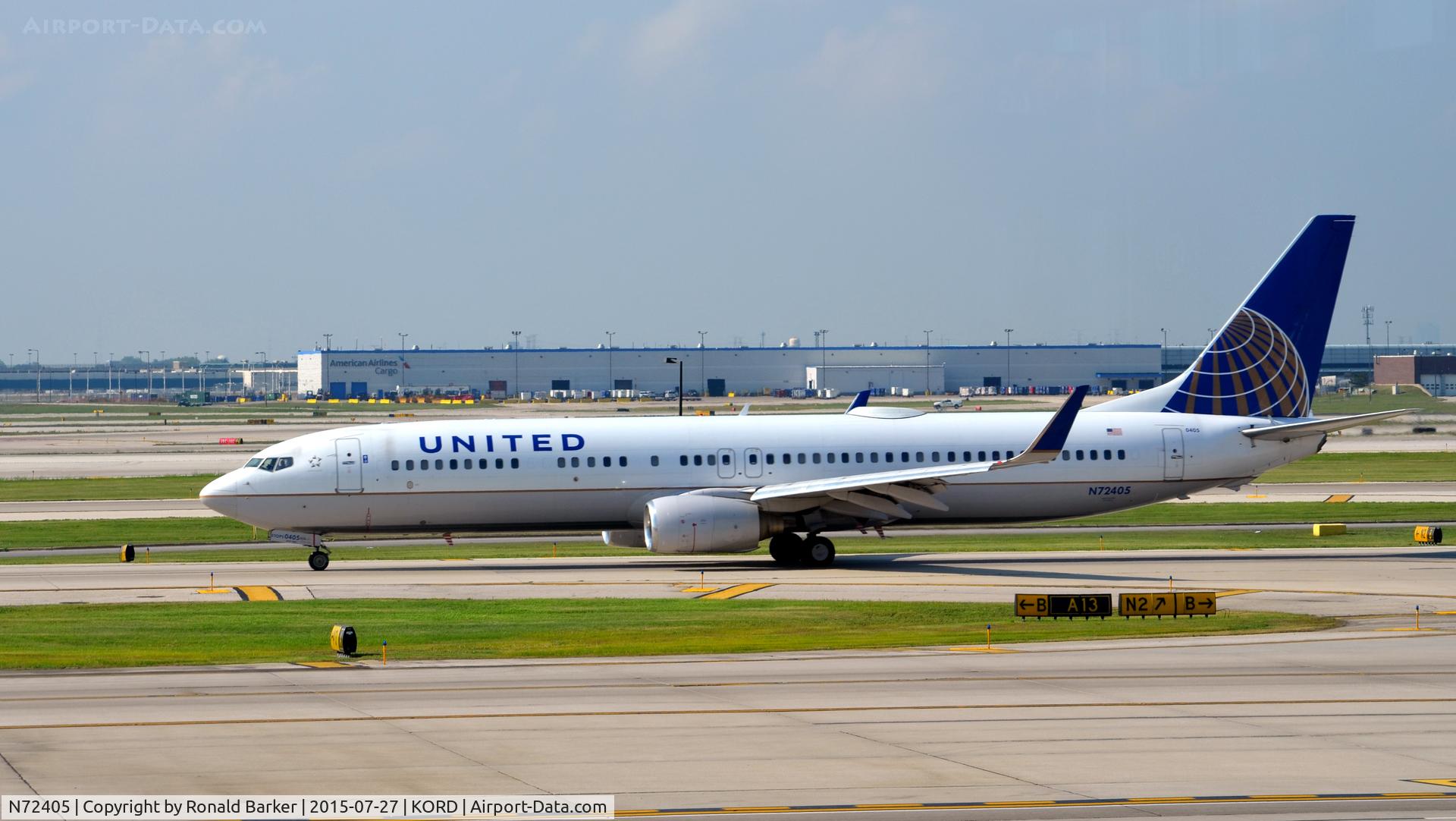 N72405, 2001 Boeing 737-924 C/N 30122, Taxi O'Hare
