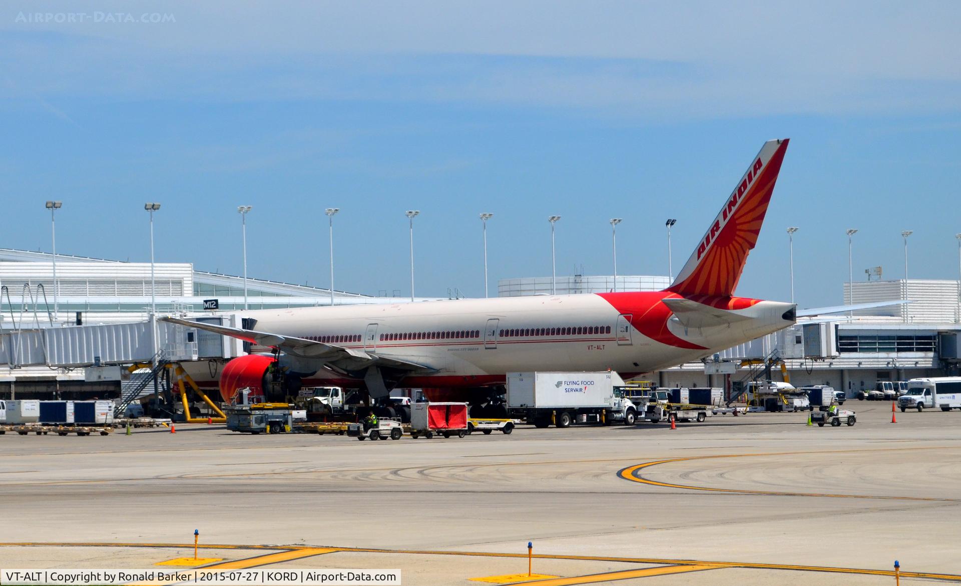 VT-ALT, 2010 Boeing 777-337/ER C/N 36318, At the gate O'Hare