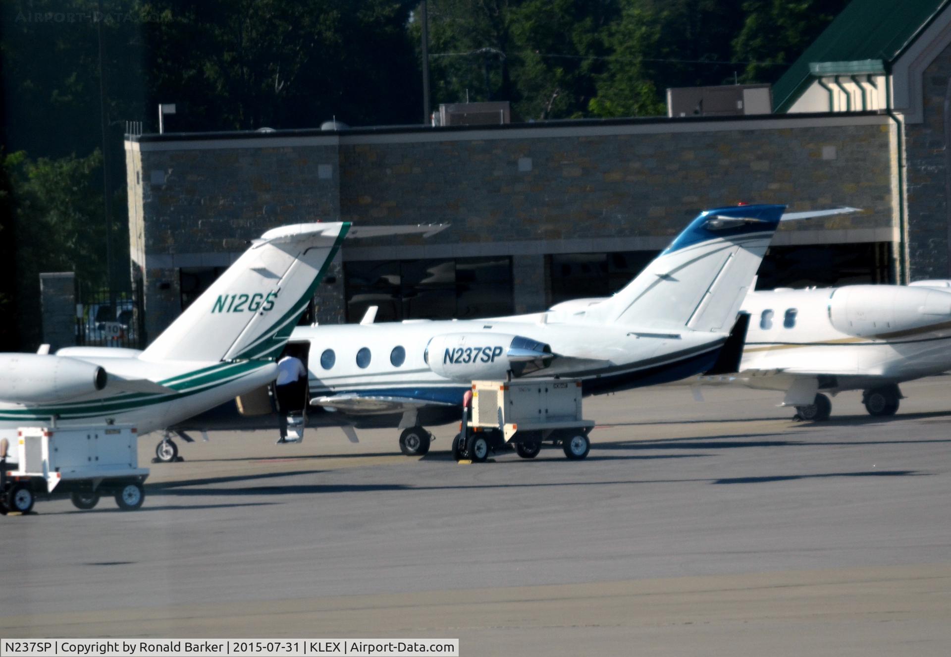 N237SP, 1991 Beechcraft 400A C/N RK-25, On the ramp Lexington