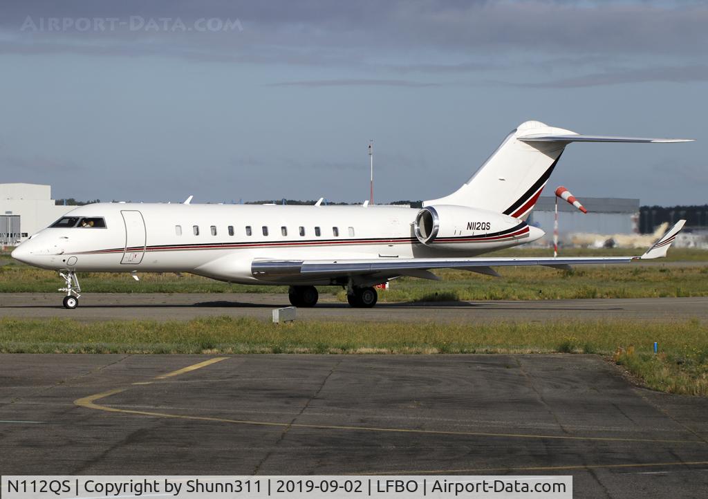 N112QS, 2015 Bombardier BD-700-1A11 Global 5000 C/N 9710, Taxiing holding point rwy 32R for departure...